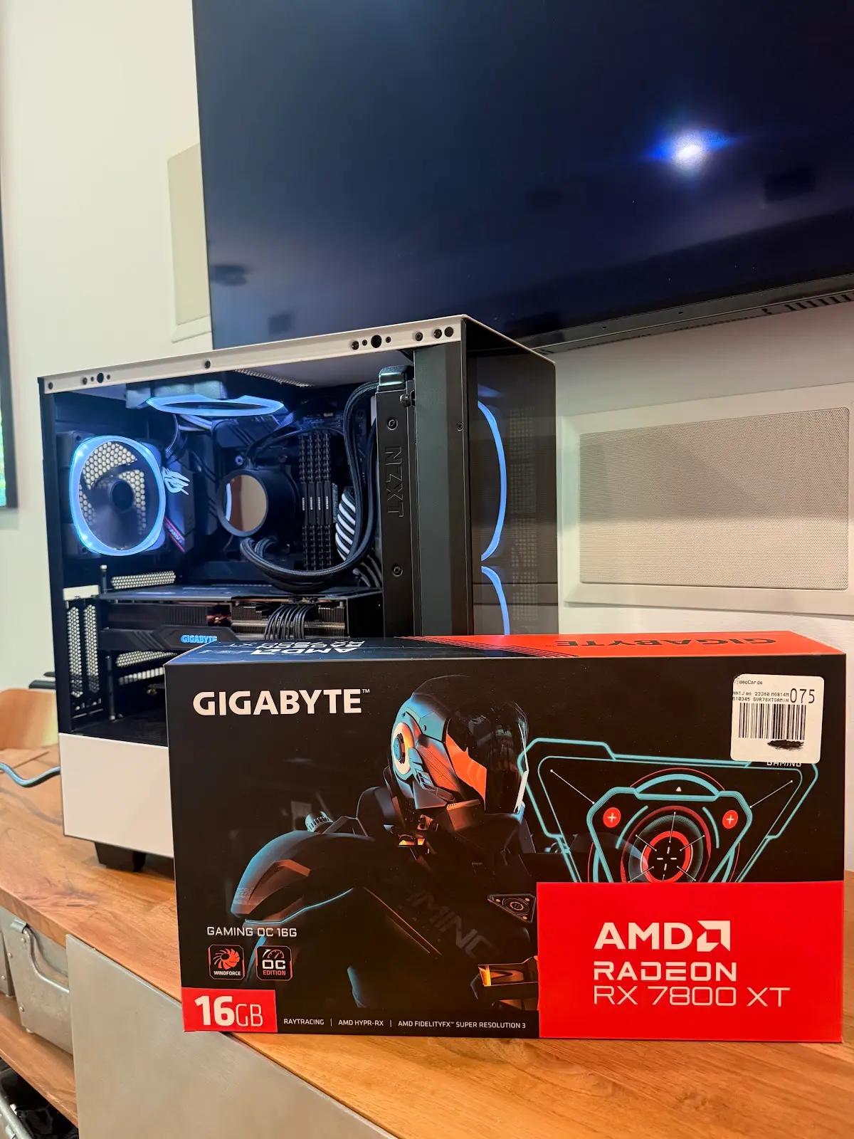 AMD RX 7800 XT Ryzen 7 5700X Custom Gaming PC
