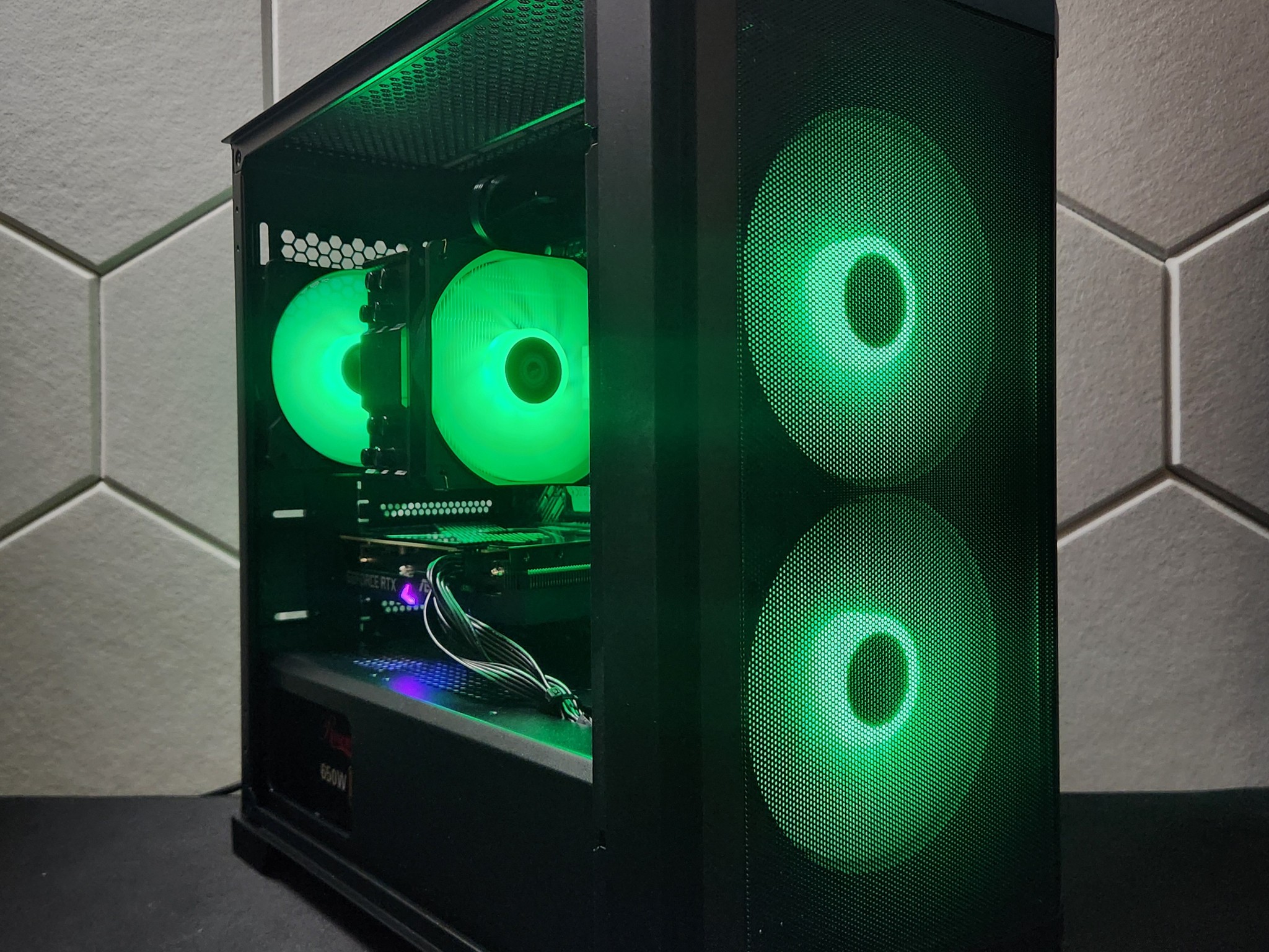 RTX 3060TI | Ryzen 7 3800X | 32GB DDR4 | 256GB SSD + 1TB HDD | WIFI+BT