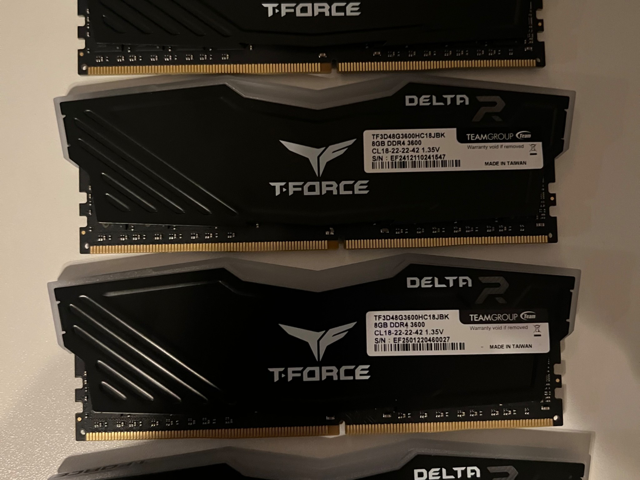 TEAMGROUP T-Force Delta RGB DDR4 32GB (4x8) 3600MHz (PC4-28800) CL18