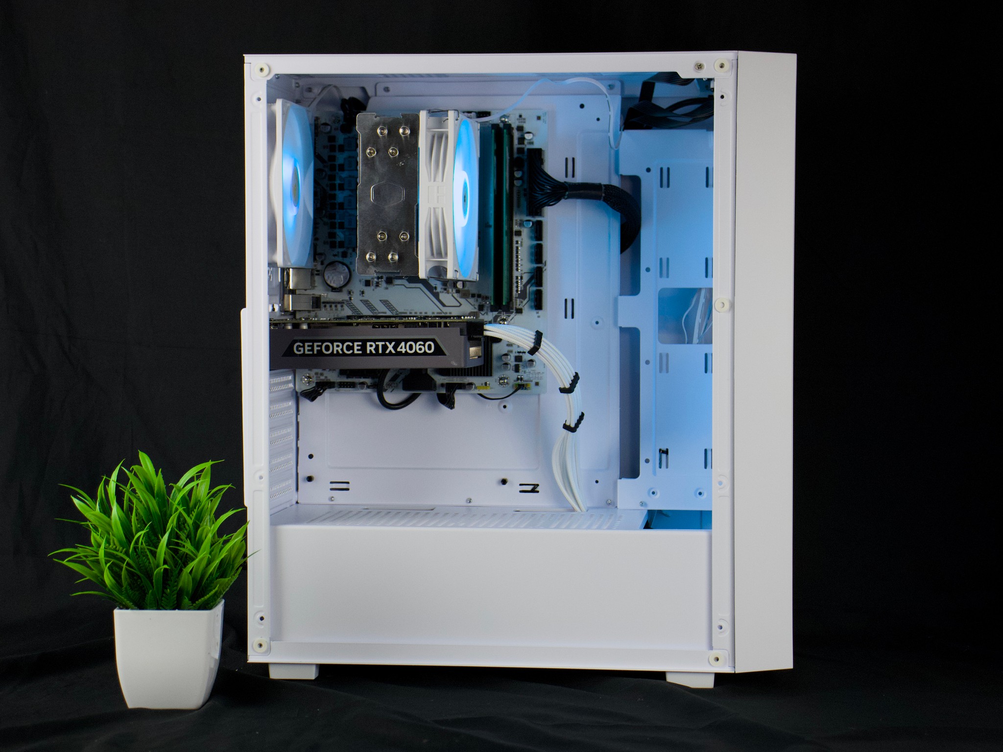 🧊❄️🧊 White Gaming PC – RTX 4060 , Ryzen 7 2700X, 16GB RAM, 500GB SSD - WiFi, BlueTooth 🧊❄️🧊