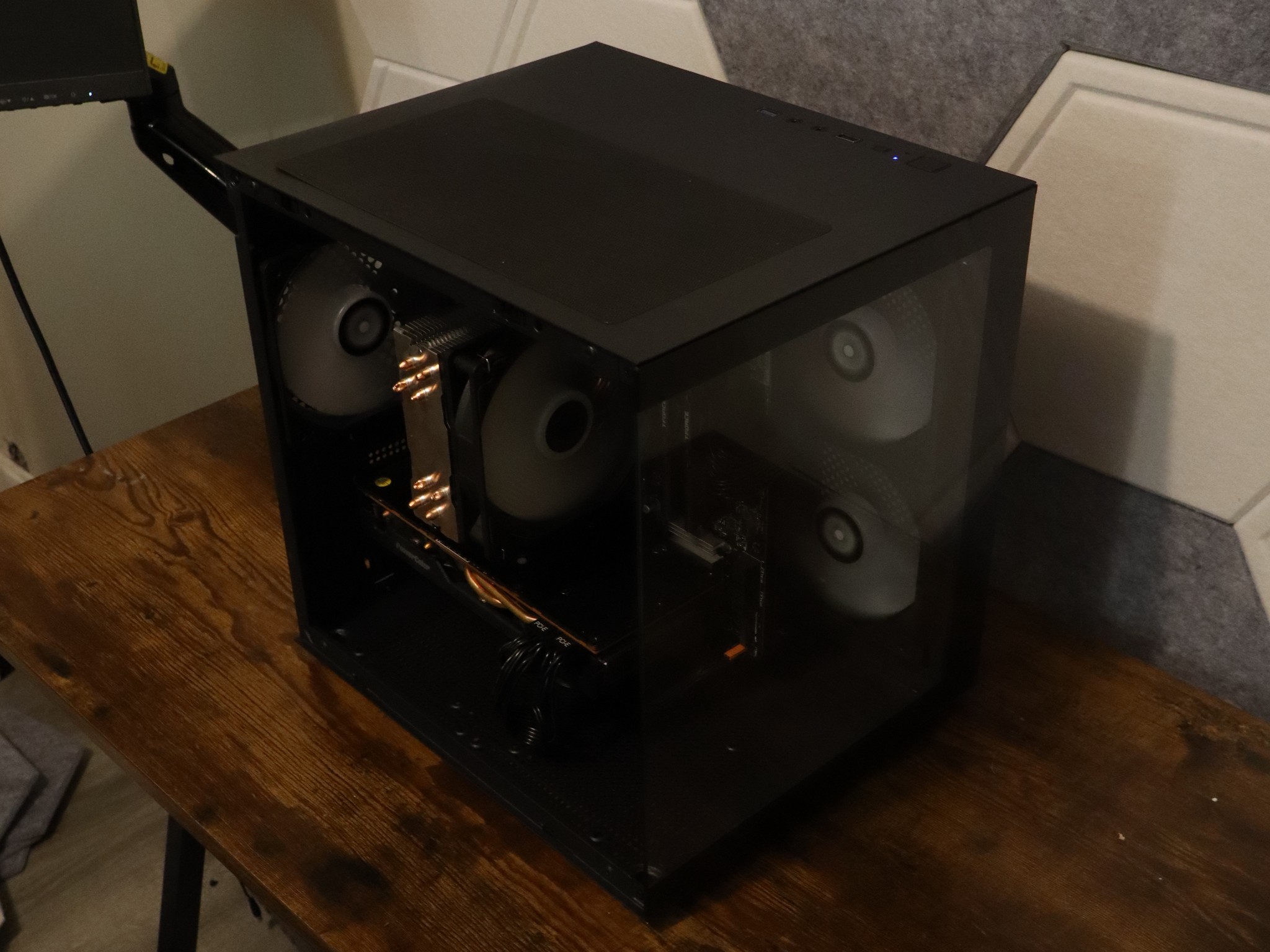 High Performance | Gaming PC | RX 6700XT 12gb | Ryzen 7 5700 | 32GB RAM | 1 TB | Windows 11 + WIFI