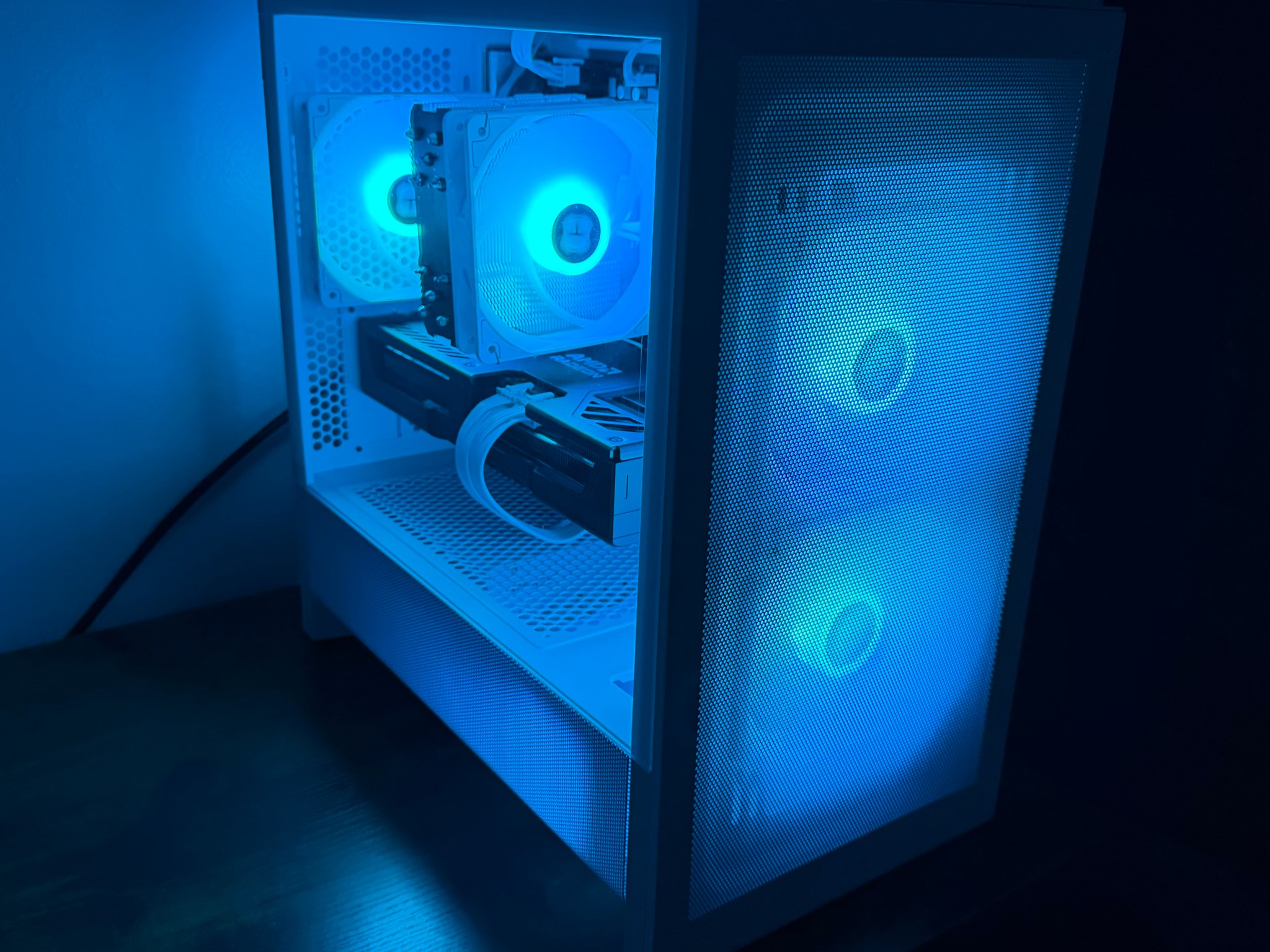 Custom Gaming PC AMD RX 9070 16GB, Ryzen 5 7500X3D, 32GB DDR5, 2TB Gen4 NVME, A Tier 850W PSU, W...