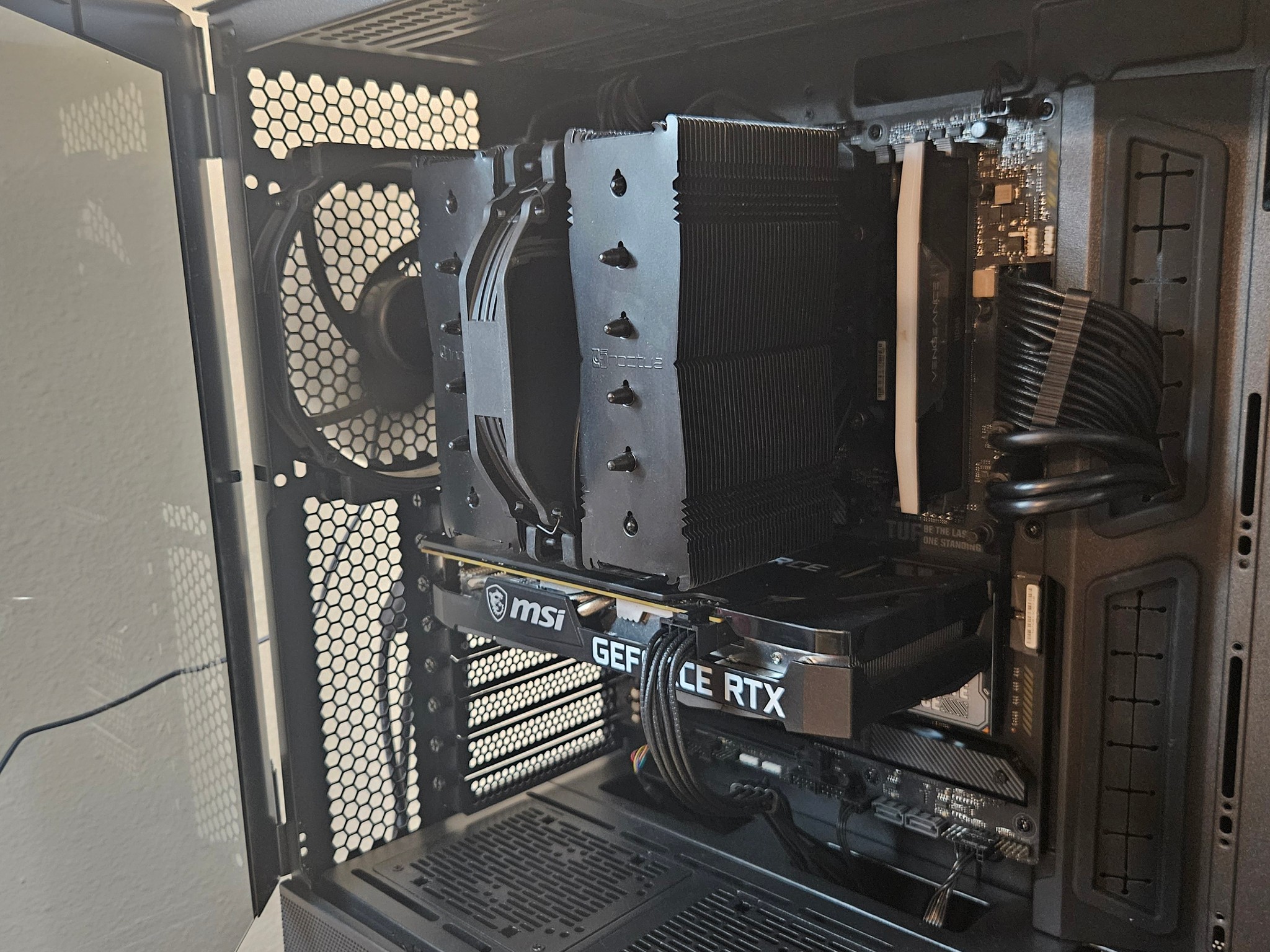 Core i5-12600KF - RTX 3060 - 32GB DDR5 Custom PC