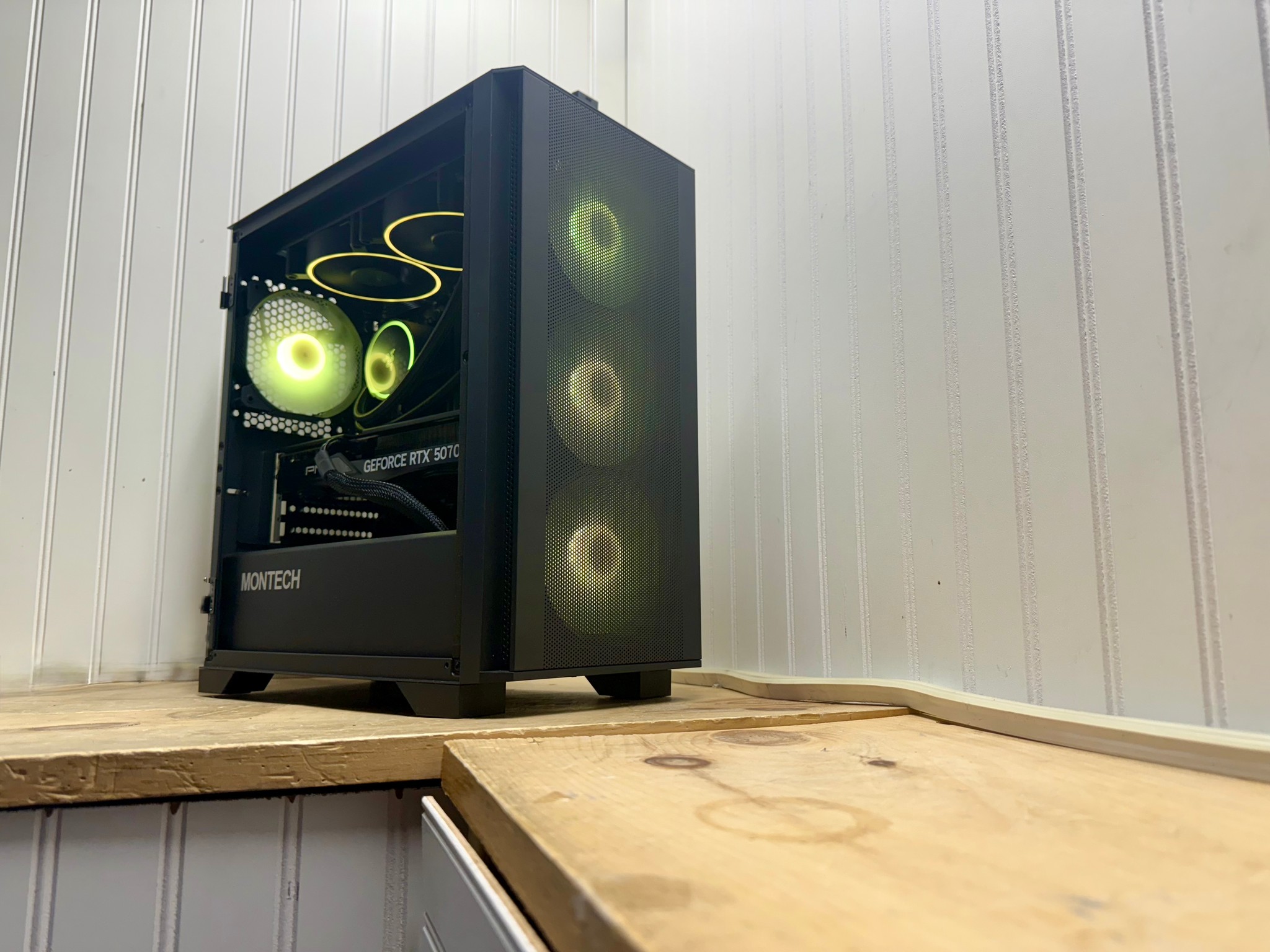🔥 SMOKE RTX 5070 | Ryzen 5 7600X | 32GB DDR5 | 1.5TB Dual Drive | Windows 11 ✅