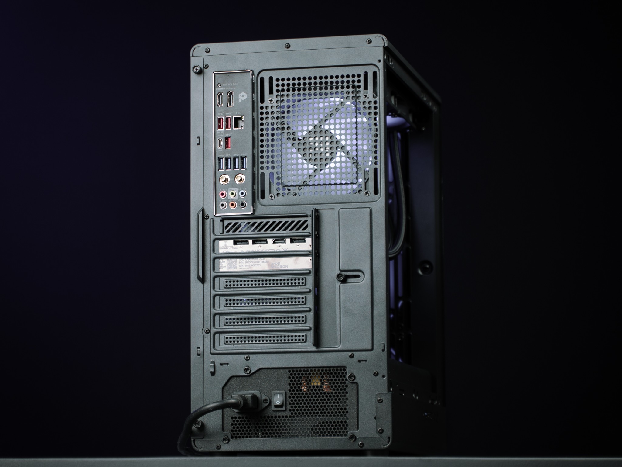 “ProKfoRm KR” RX 7600 Ryzen 5 8400F 1TB 32GB Windows 11 Liquid Cooled Gaming PC Powerhouse