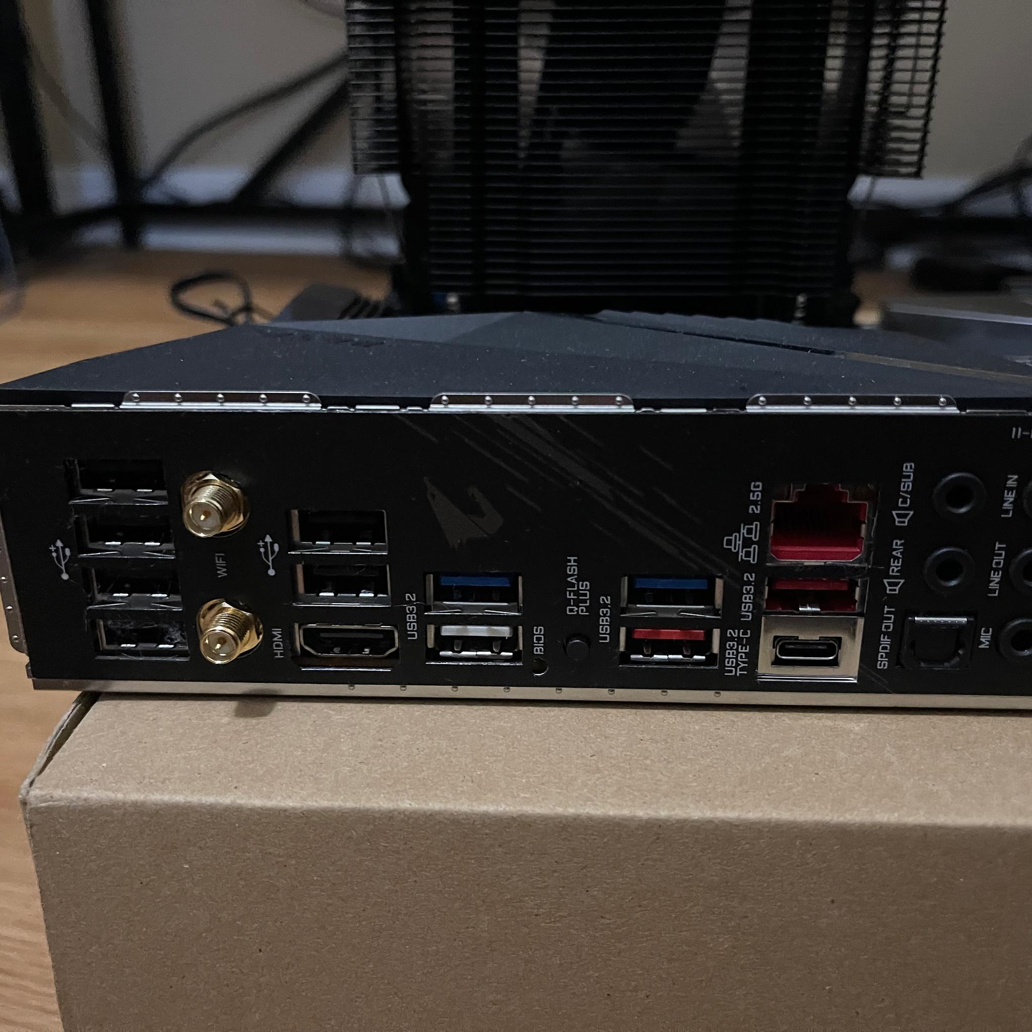GIGABYTE B550 AORUS PRO AC With Ryzen 1700x, 32GB Ram