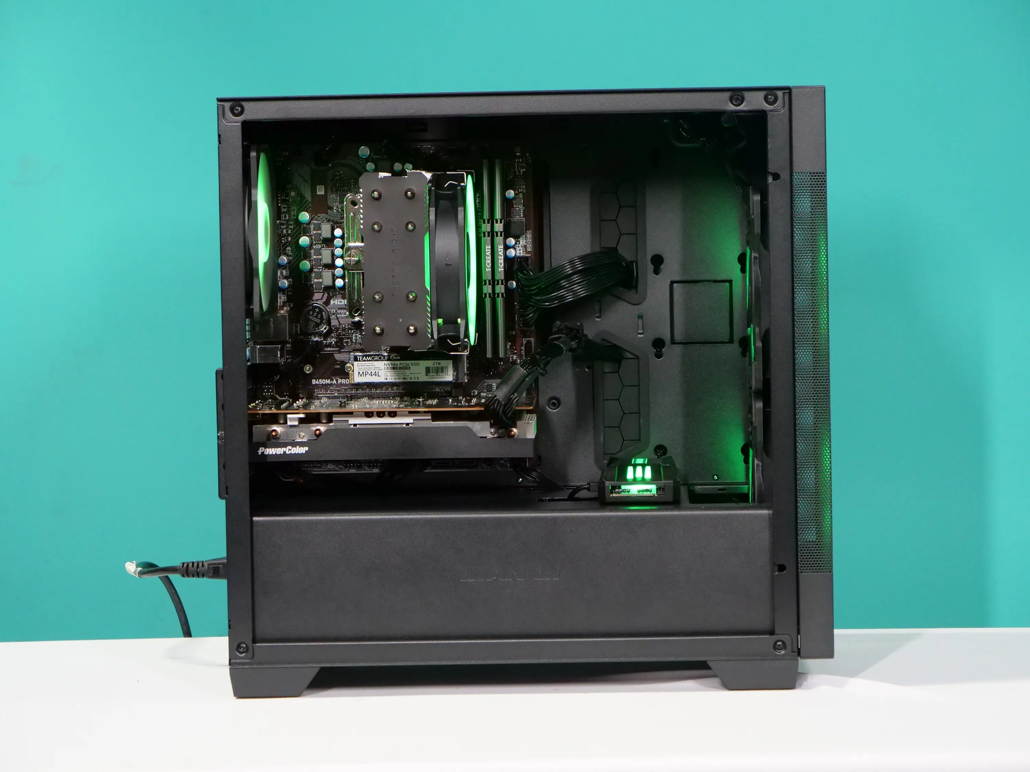 UCW Ready to Play B450 "Go into the light"  Build (R7-2700X + RX 6600 8GB + 16gb RAM + 2tb nvme)