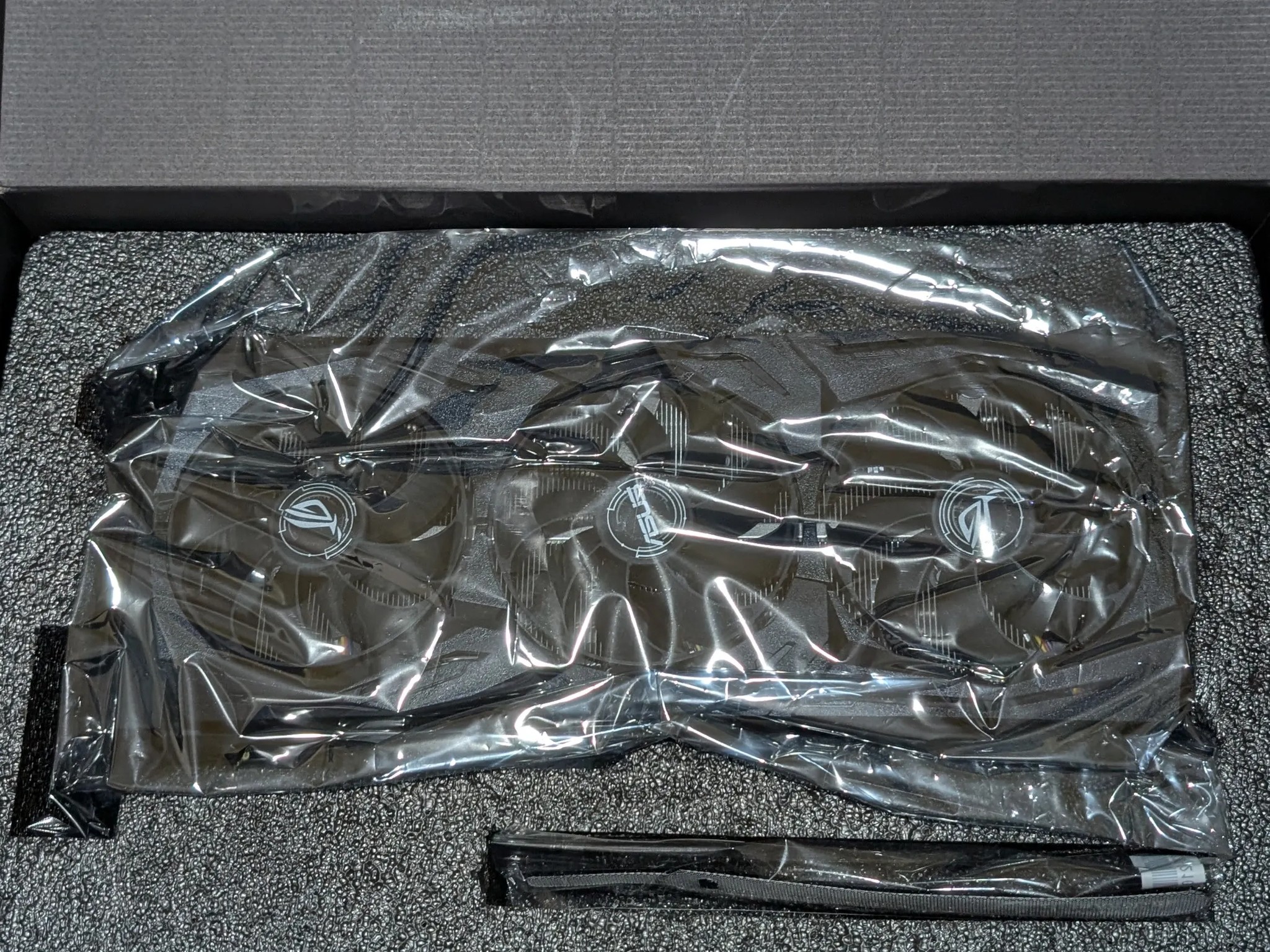 ASUS ROG-STRIX-RTX2080TI-O11G-GAMING GeForce RTX 2080 TI 11GB GDDR6
