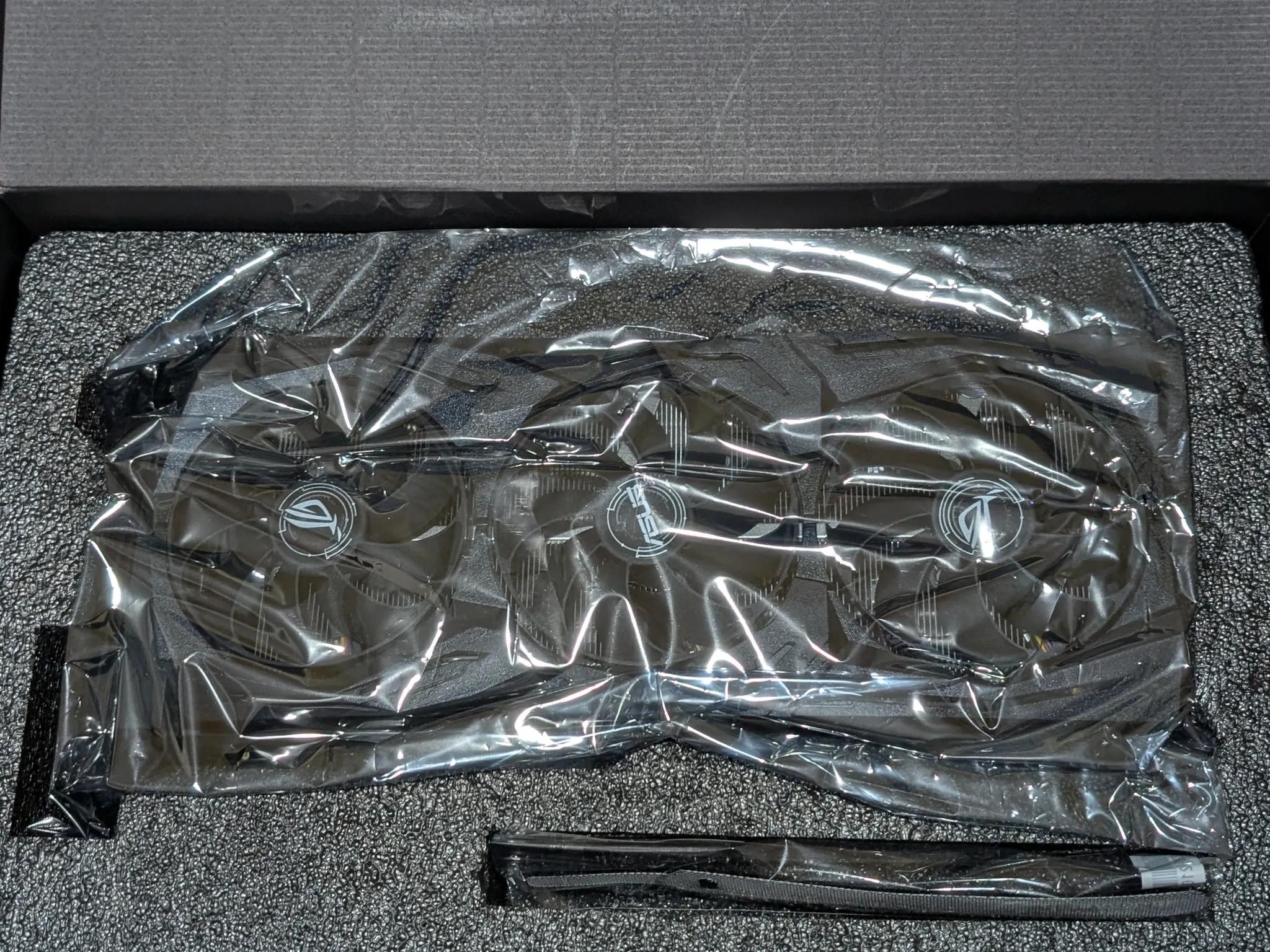 ASUS ROG-STRIX-RTX2080TI-O11G-GAMING GeForce RTX 2080 TI 11GB GDDR6