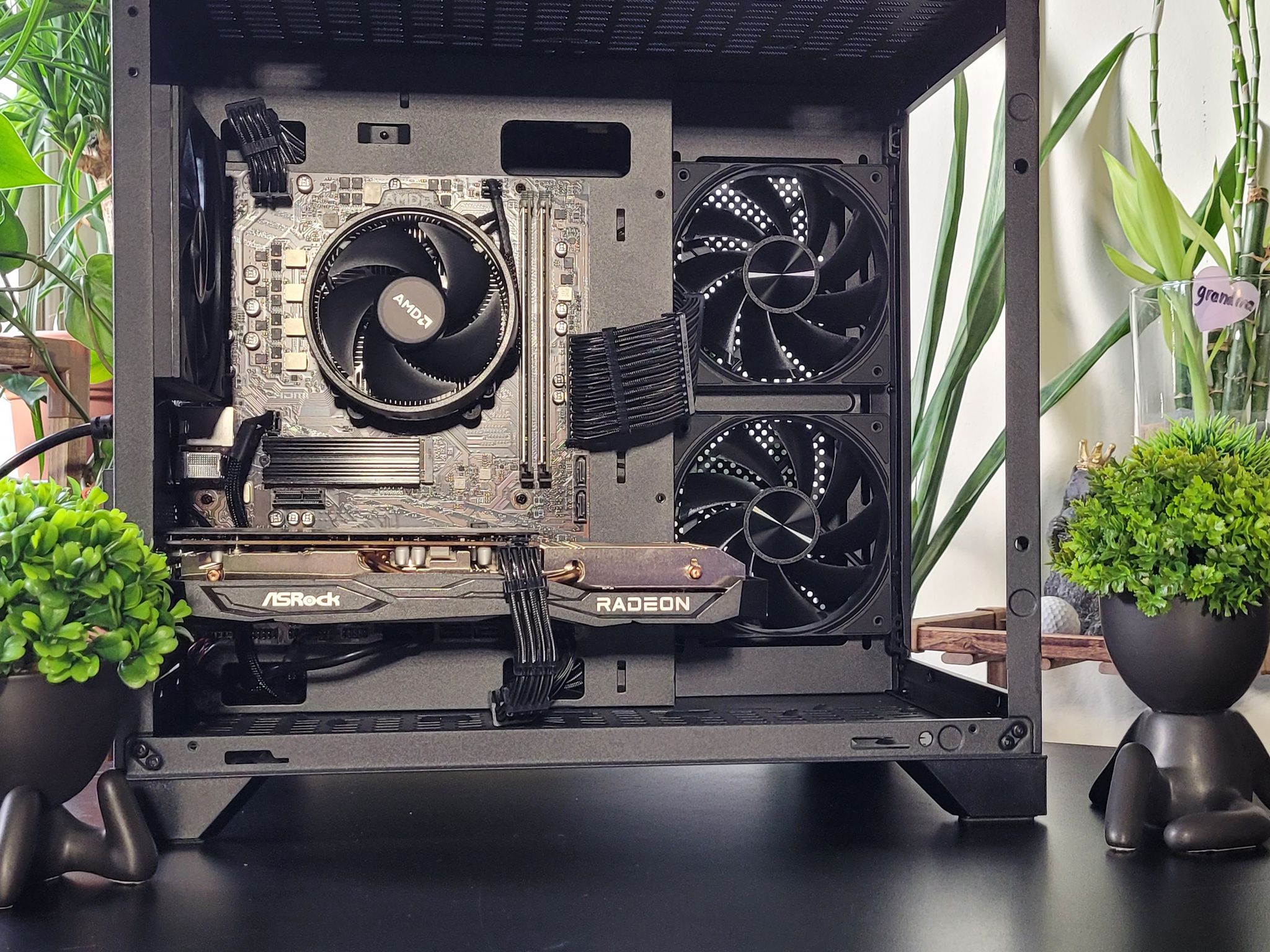 Ryzen 5 5500 | RX 6600 | 32GB RAM | 1TB STORAGE | WINDOWS 11 ACTIVATED