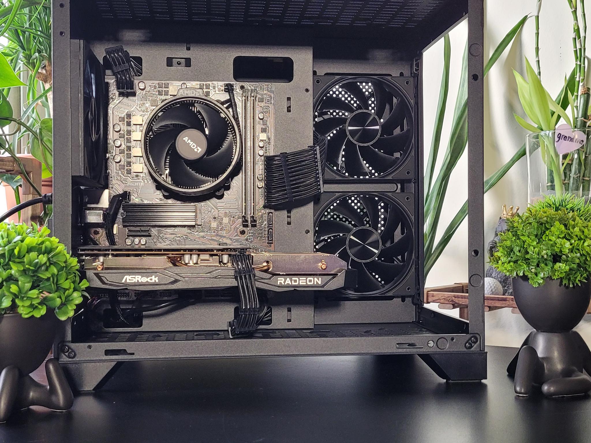 Ryzen 5 5500 | RX 6600 | 32GB RAM | 1TB STORAGE | WINDOWS 11 ACTIVATED