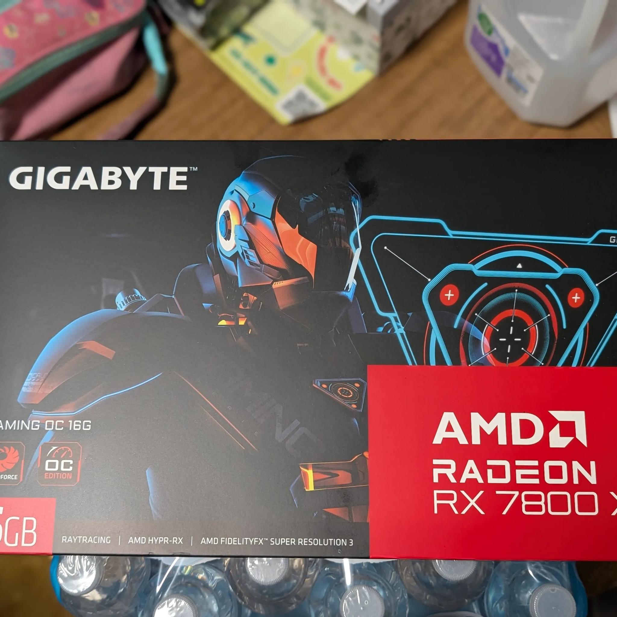 Radeon RX 7800 XT