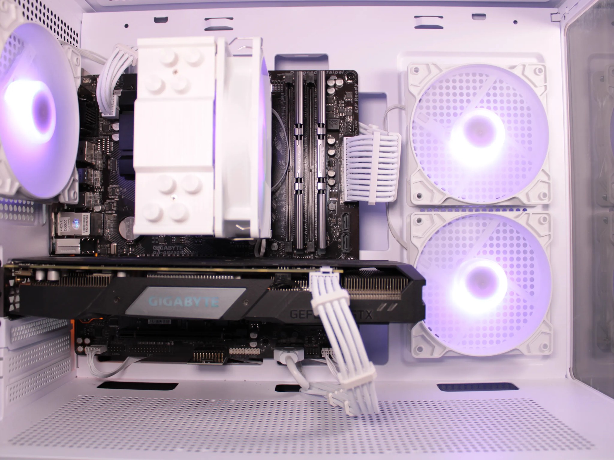 Gigabyte 1660 | Ryzen 7 | 16GB 3200MHz Ram | 1tb NVMe m.2 | Win 10 activated | WiFi