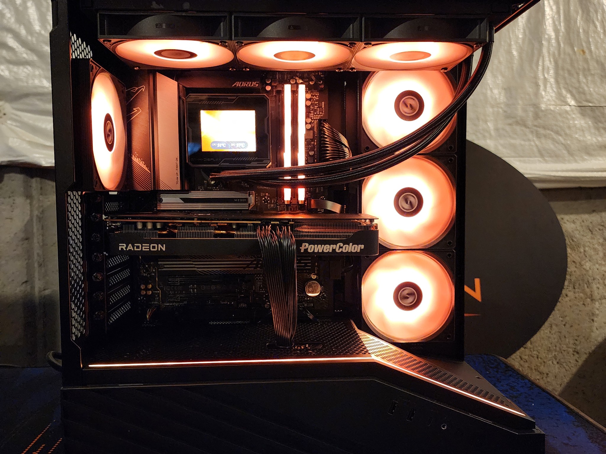 RX 9070 XT / Ryzen 9 9900X / 32GB DDR5 RAM / 1TB NVMe