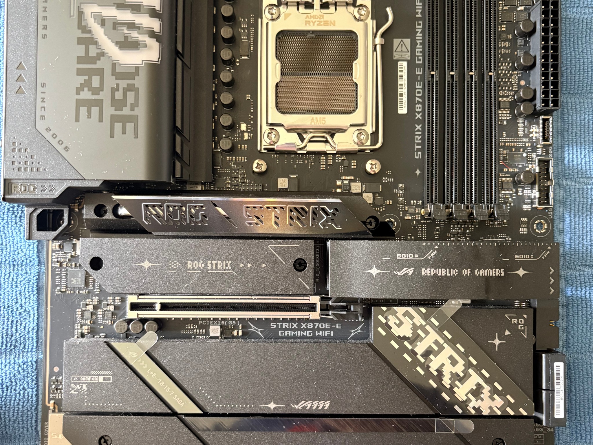 ASUS ROG Strix X870E-E Gaming WiFi in Black