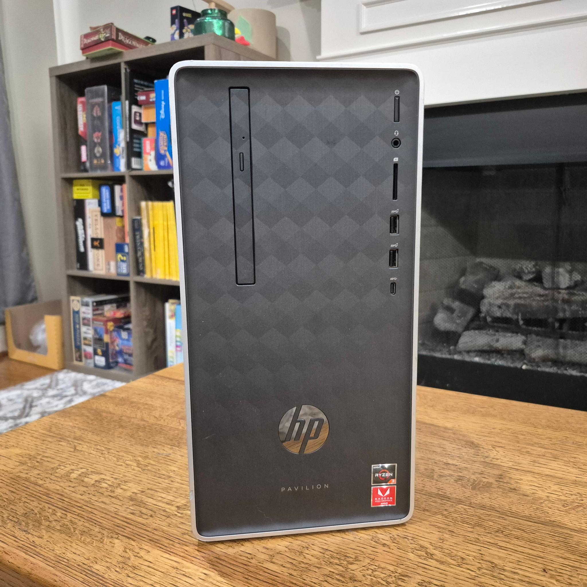 Steam Deck Lite | Ryzen 3 2200G, 16GB RAM, 256GB SSD, 1TB HDD, Bazzite Linux