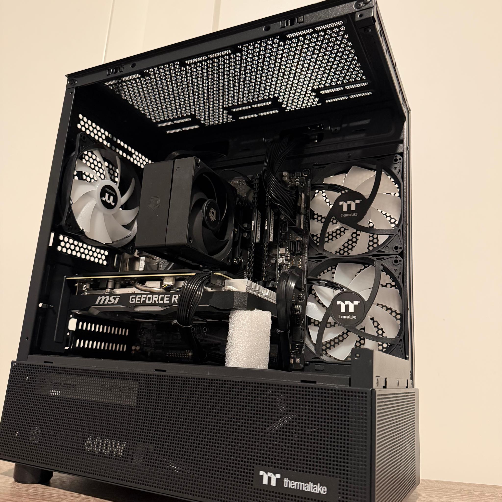 Intel I-3 10100f, Rtx 2060 super, 16GB Ram, 512GB NVME, Windows 11