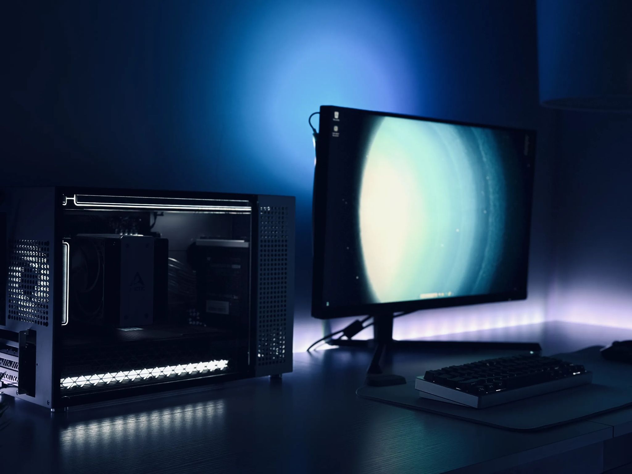 Platinum Minimal SFF PC Build (7800X3D + 9070XT)