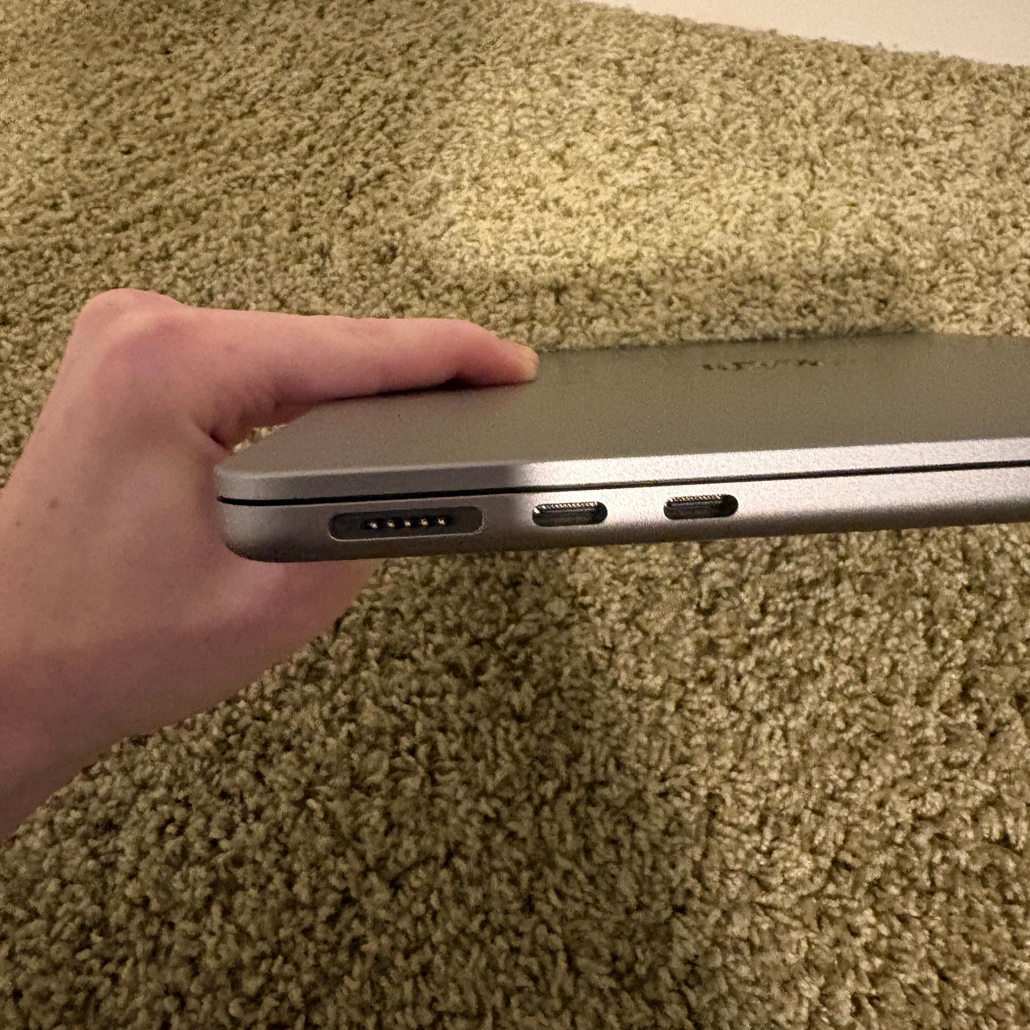 MacBook Air 13 Inch 2024 M3 Chip, 24gb Ram, 512gb ssd