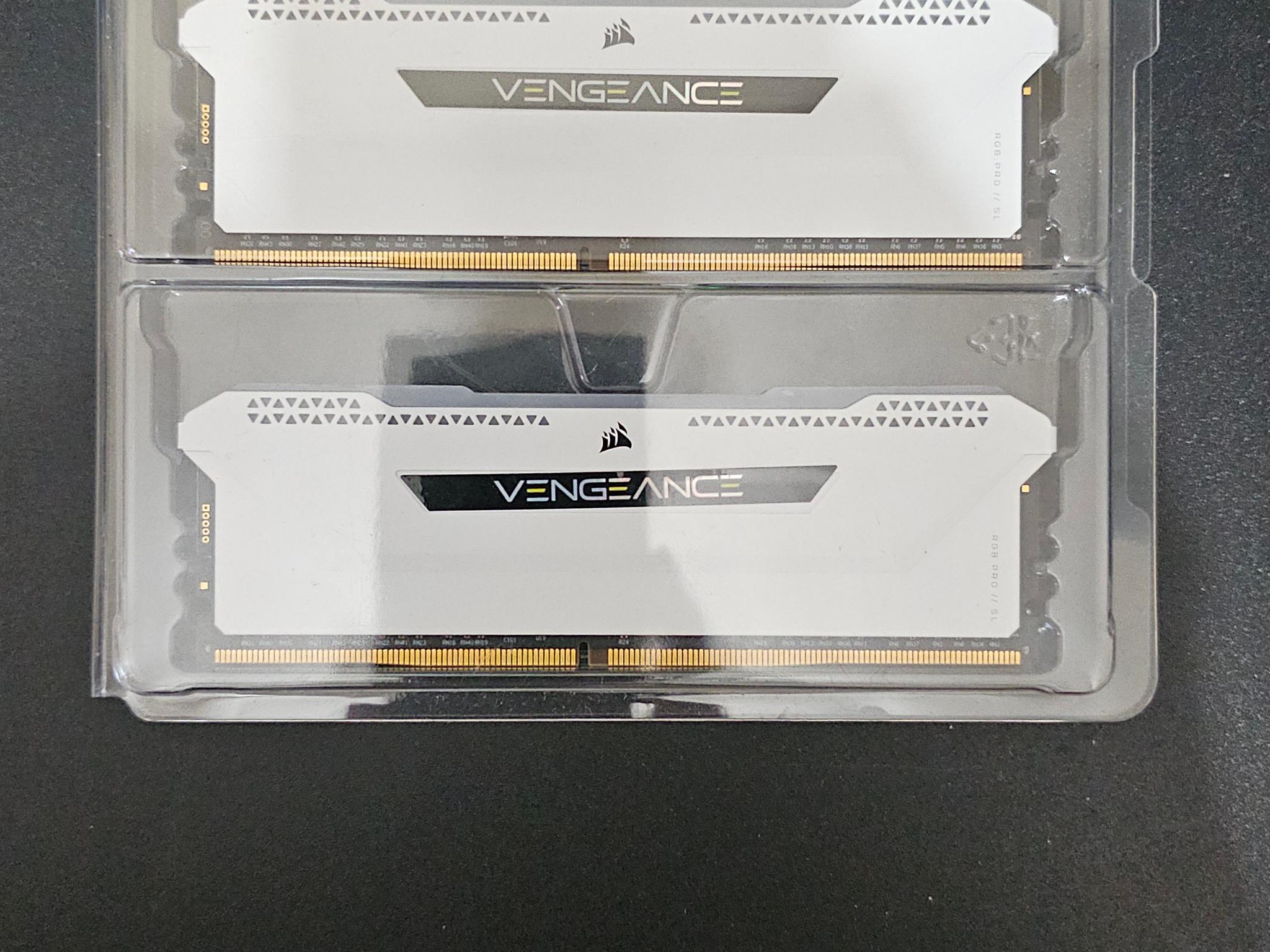 VENGEANCE® RGB 16GB (2 x 8GB) DDR4 DRAM 3200MHz C16 Memory Kit — White