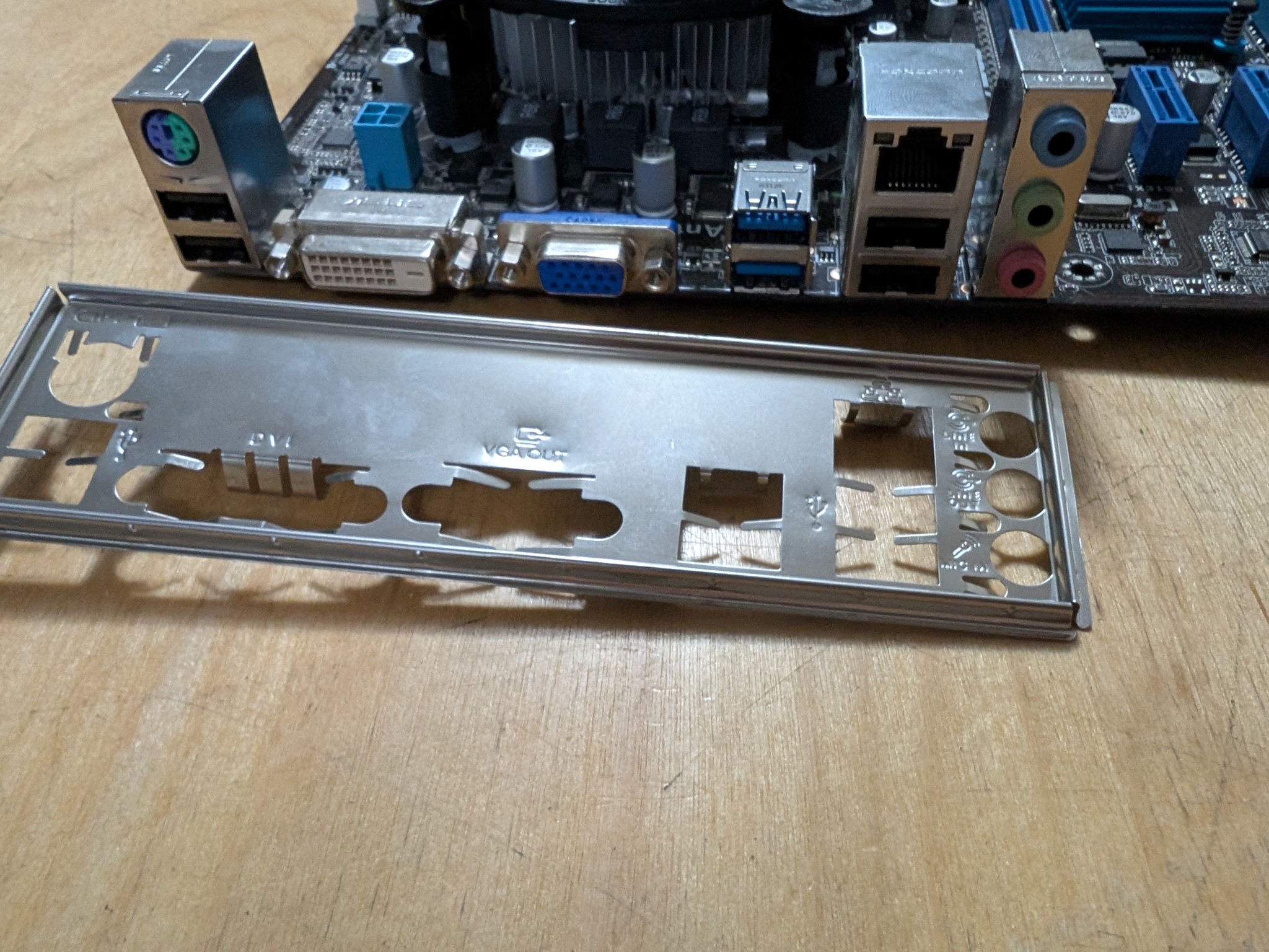 Asus B75 MATX + Core i5 3470 + 8GB DDR3 + Quadro 2000