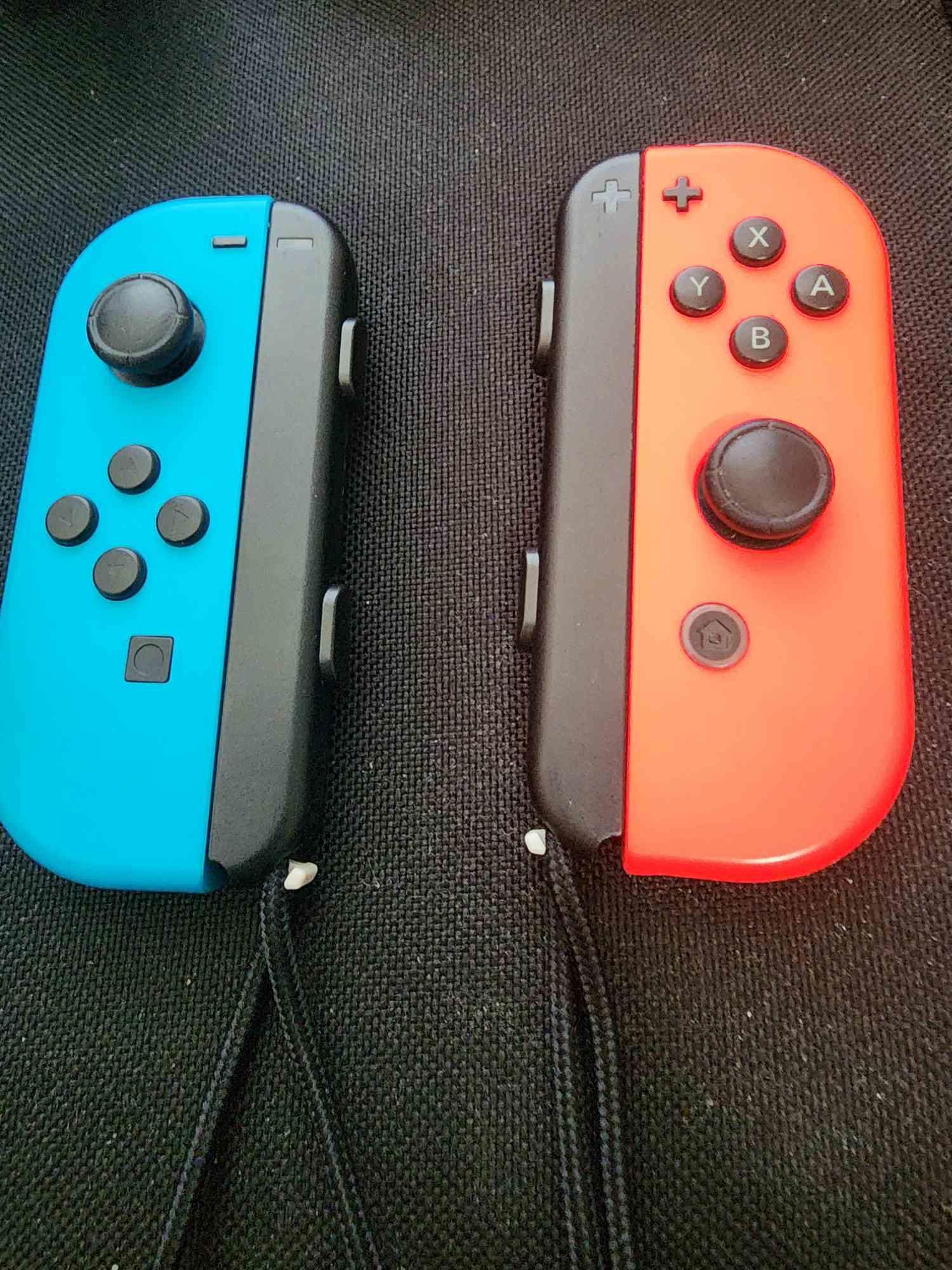 Nintendo Switch Bundle – w/ Box, 200GB SD Card, 3 Games, Case (Bundle)