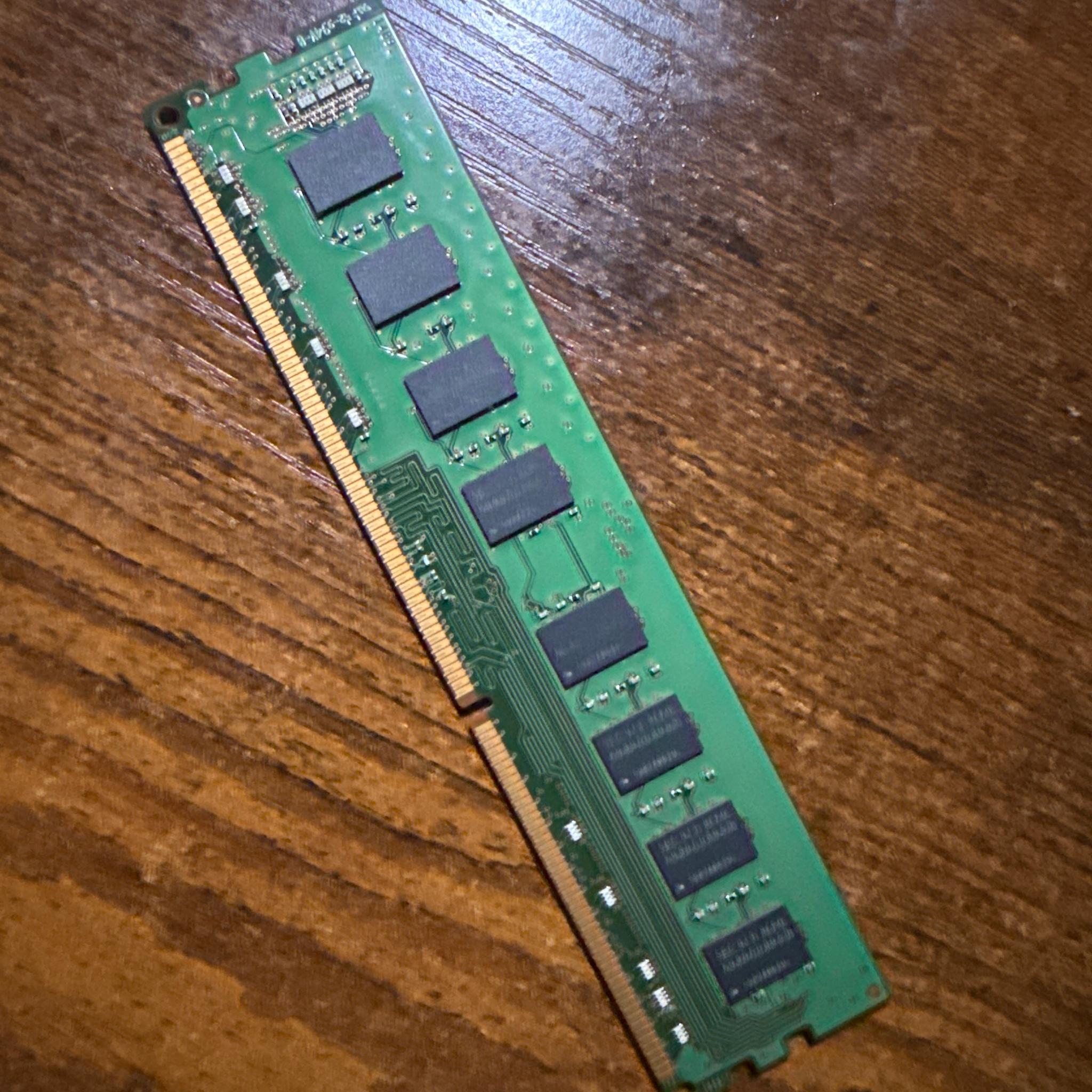 Samsung 8GB DDR3 PC3-12800U RAM