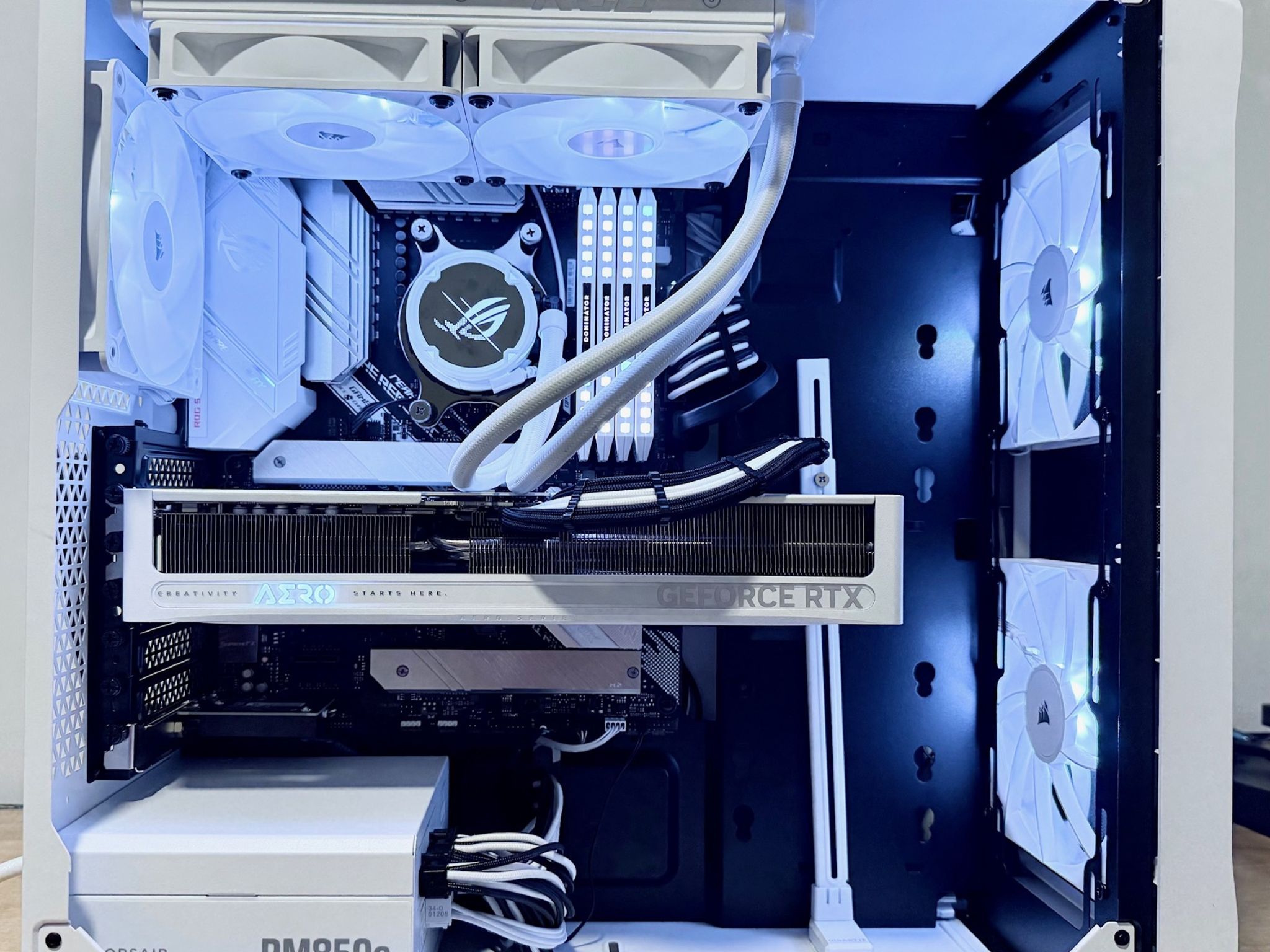Gaming PC Monochrome RTX 5070 OC 12GB