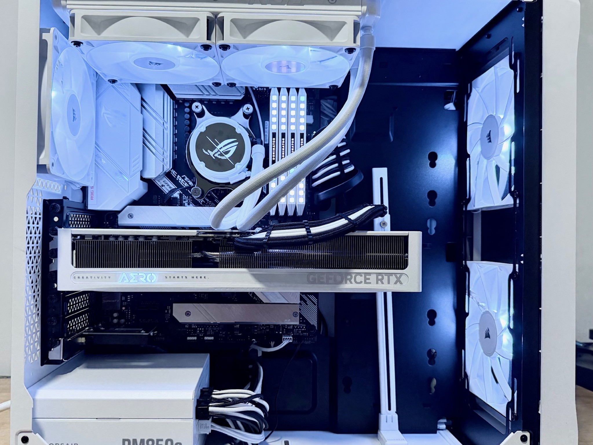 Gaming PC Monochrome RTX 5070 OC 12GB