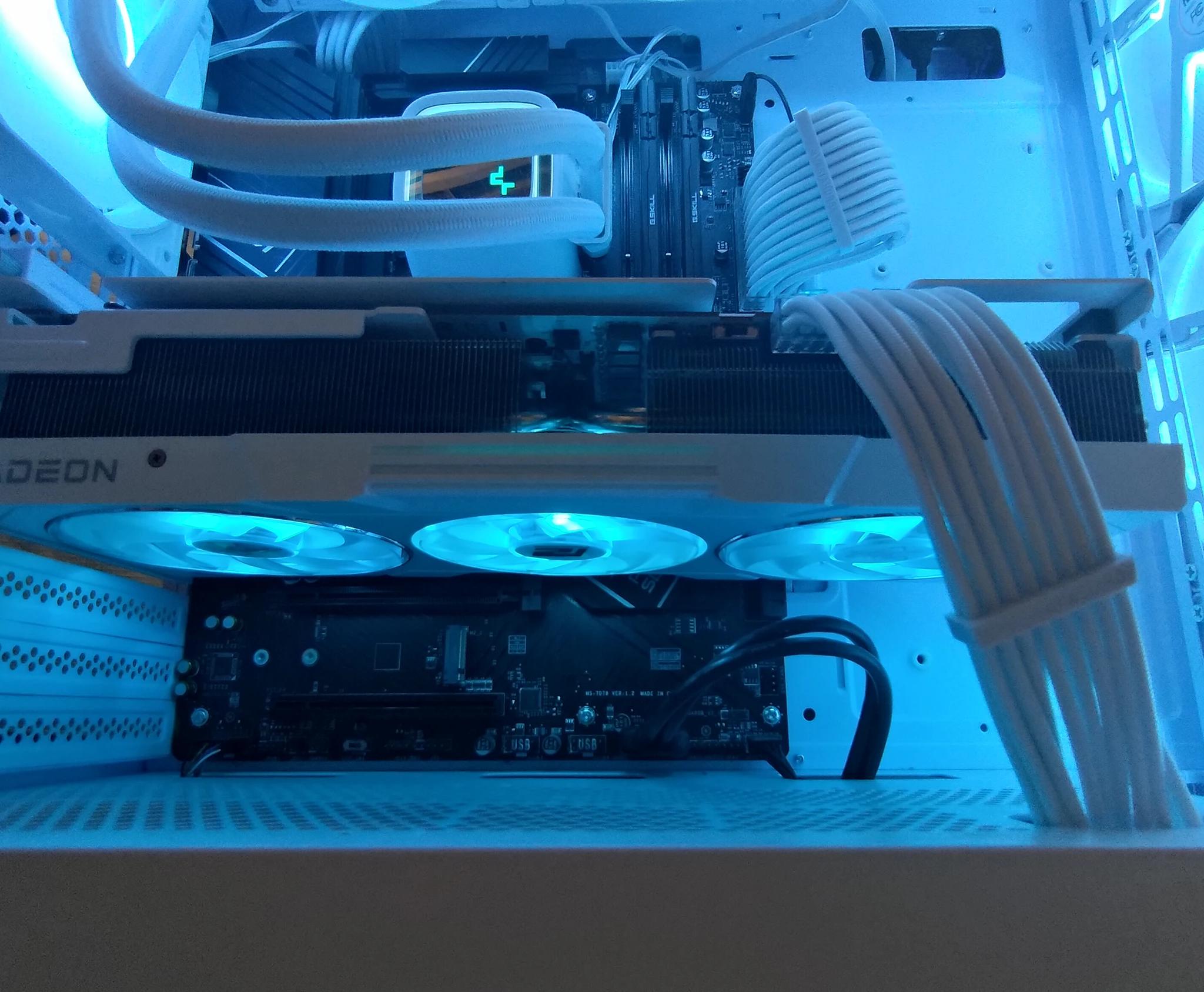 4k Gaming Monster! Ryzen 7800X3D | RX 7900XTX | 32GB Ram | 1TB NVME