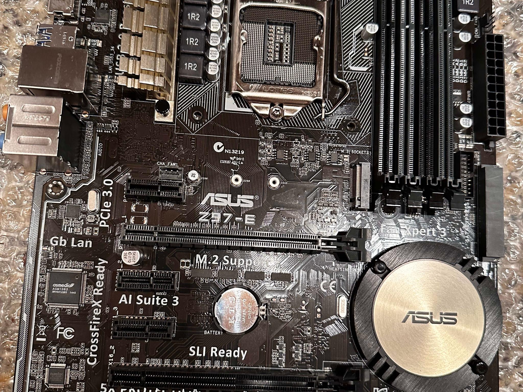 [Does not POST] Asus Z97-E ATX LGA1150 Motherboard with IO shield