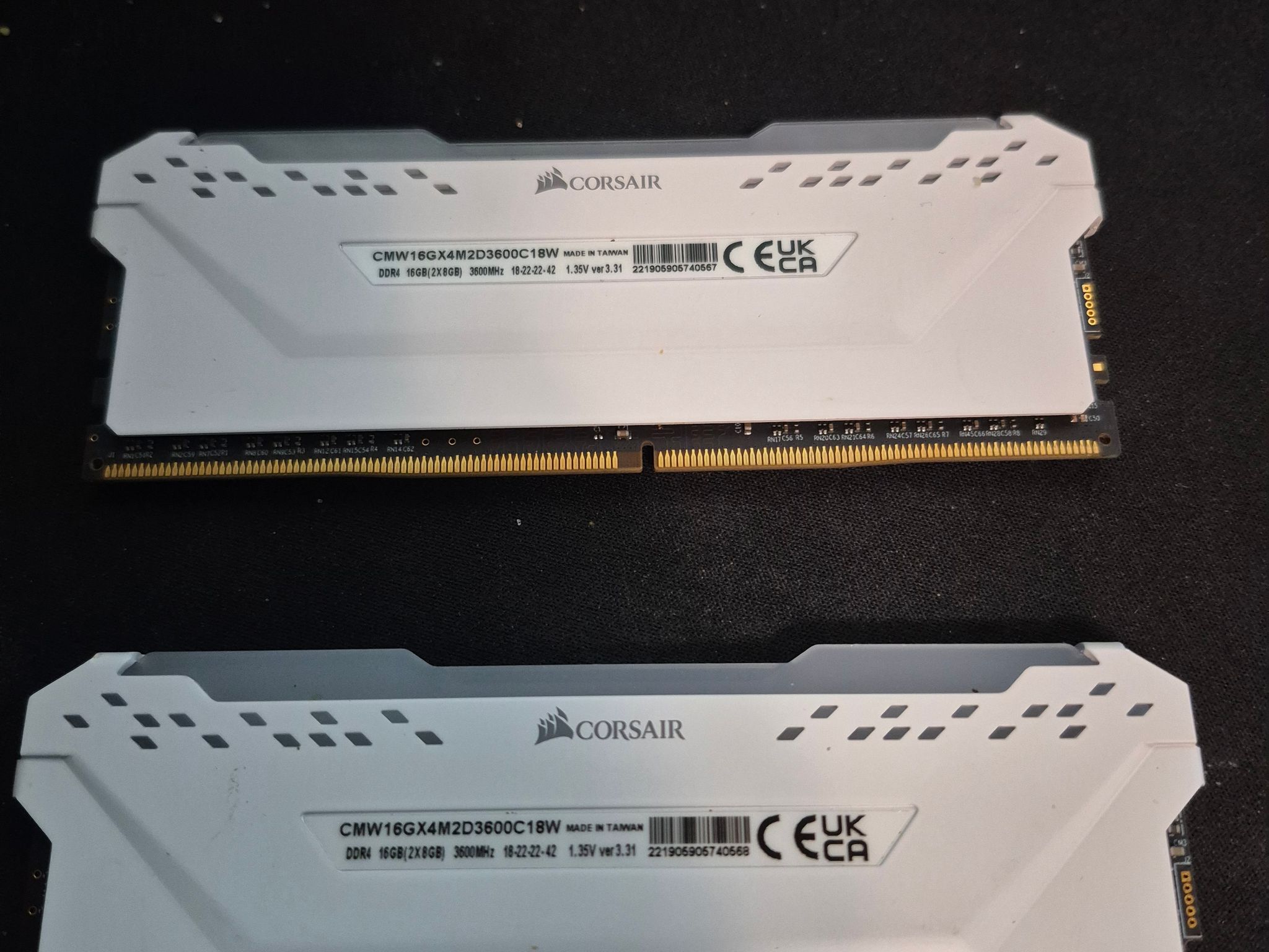 Ddr4 8x2(16gb)Corsair Vengeance Rgb pro
