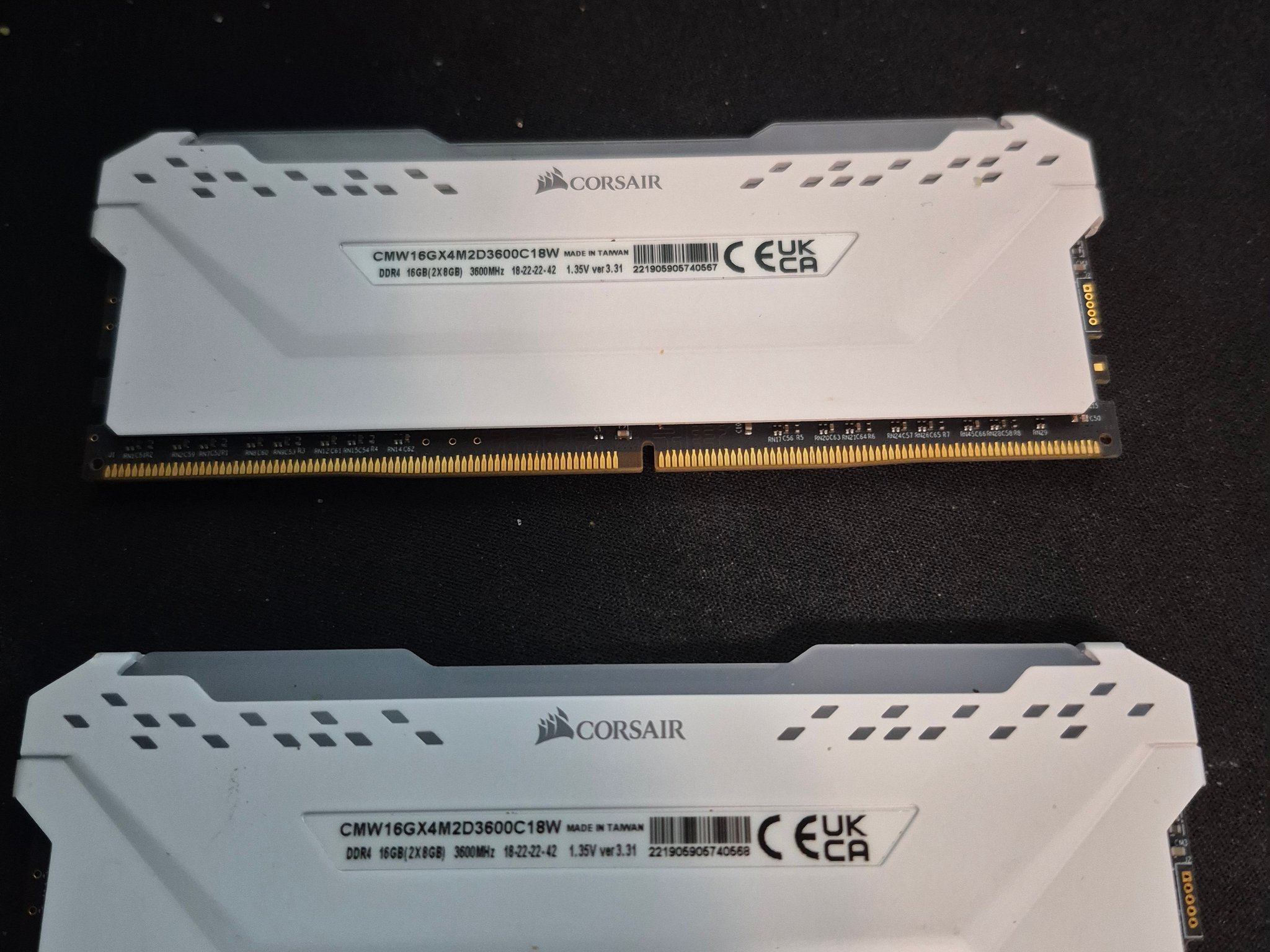 Ddr4 8x2(16gb)Corsair Vengeance Rgb pro