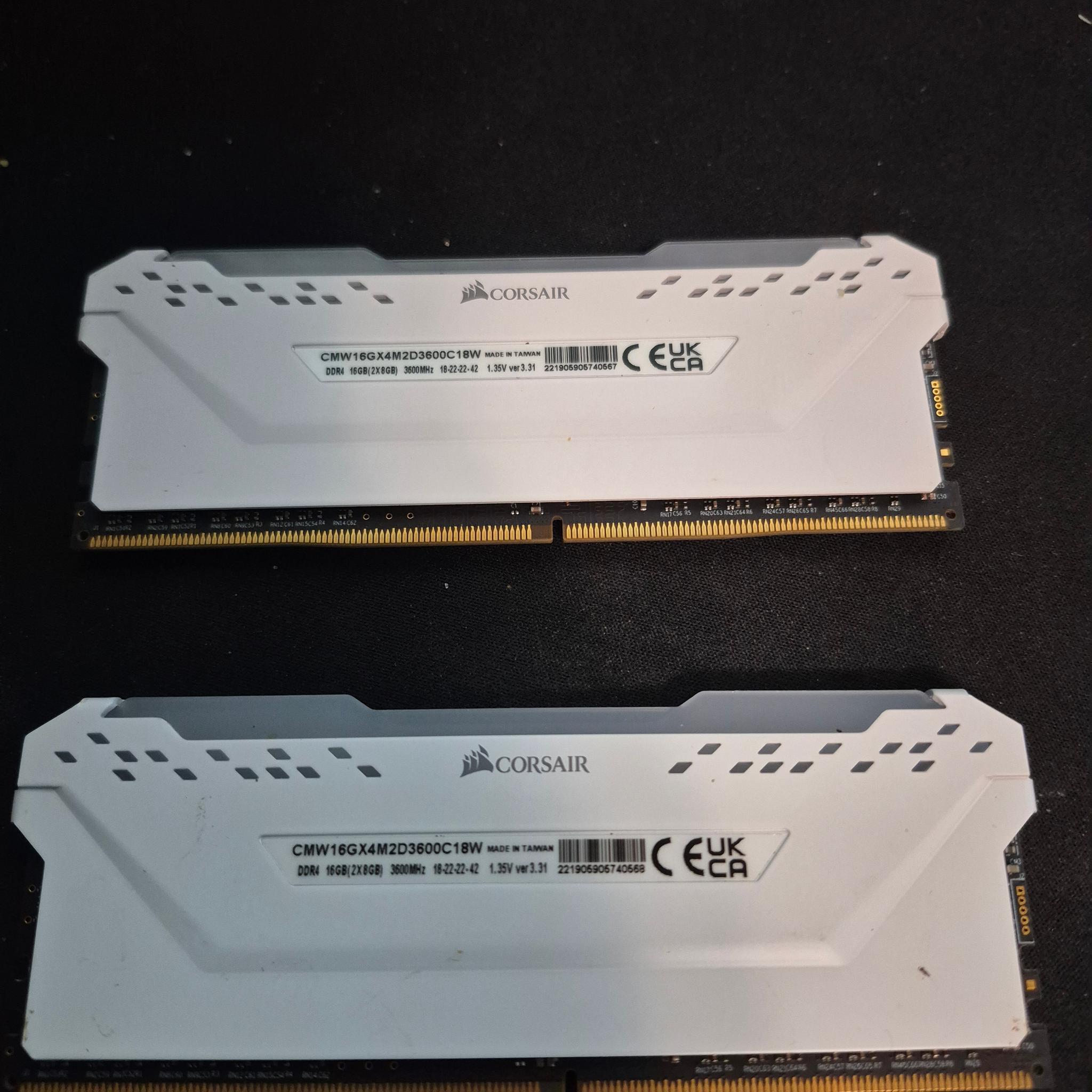Ddr4 8x2(16gb)Corsair Vengeance Rgb pro