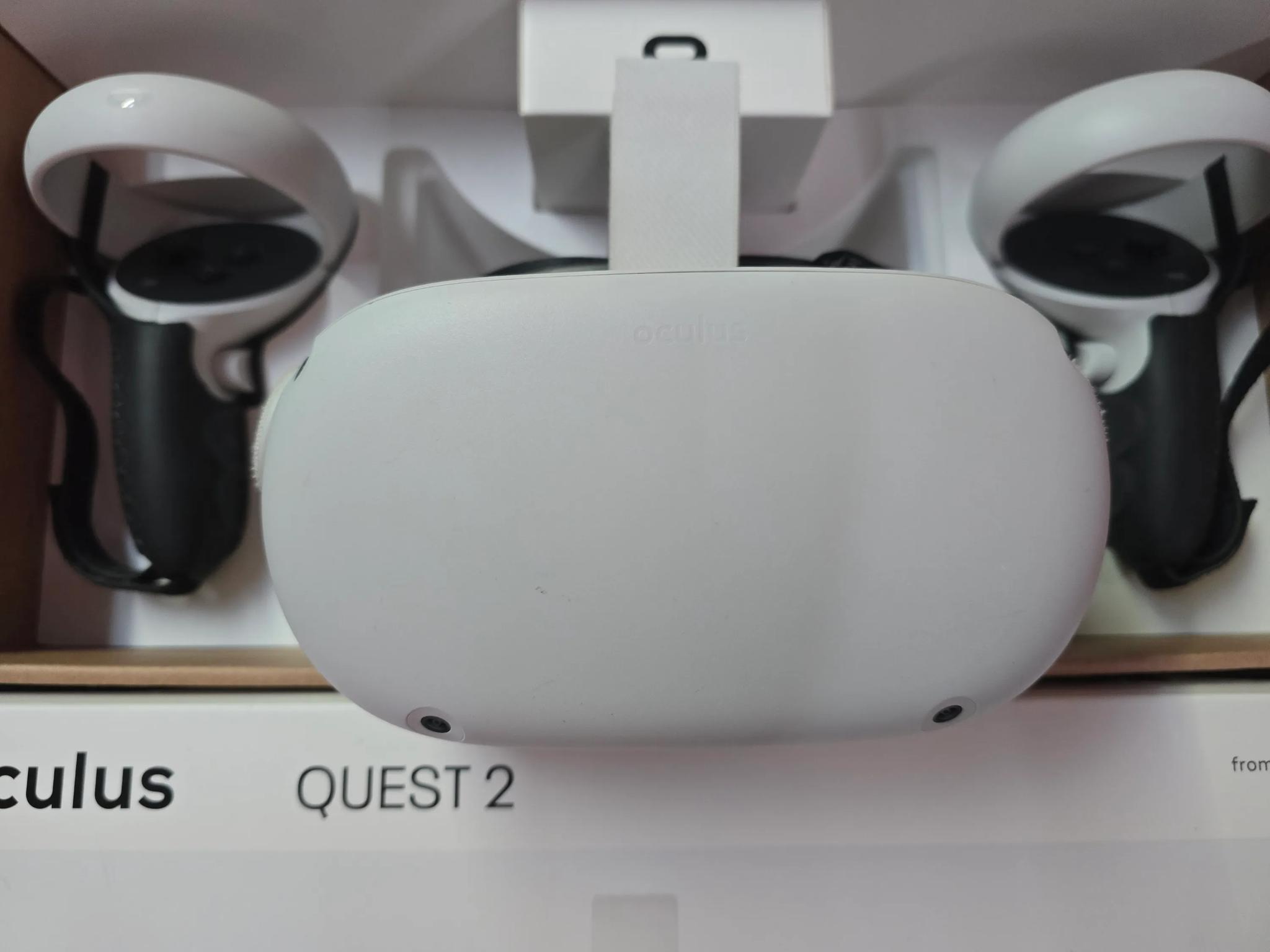 Oculus Quest 2 64GB Fairly Used Minimal Issues