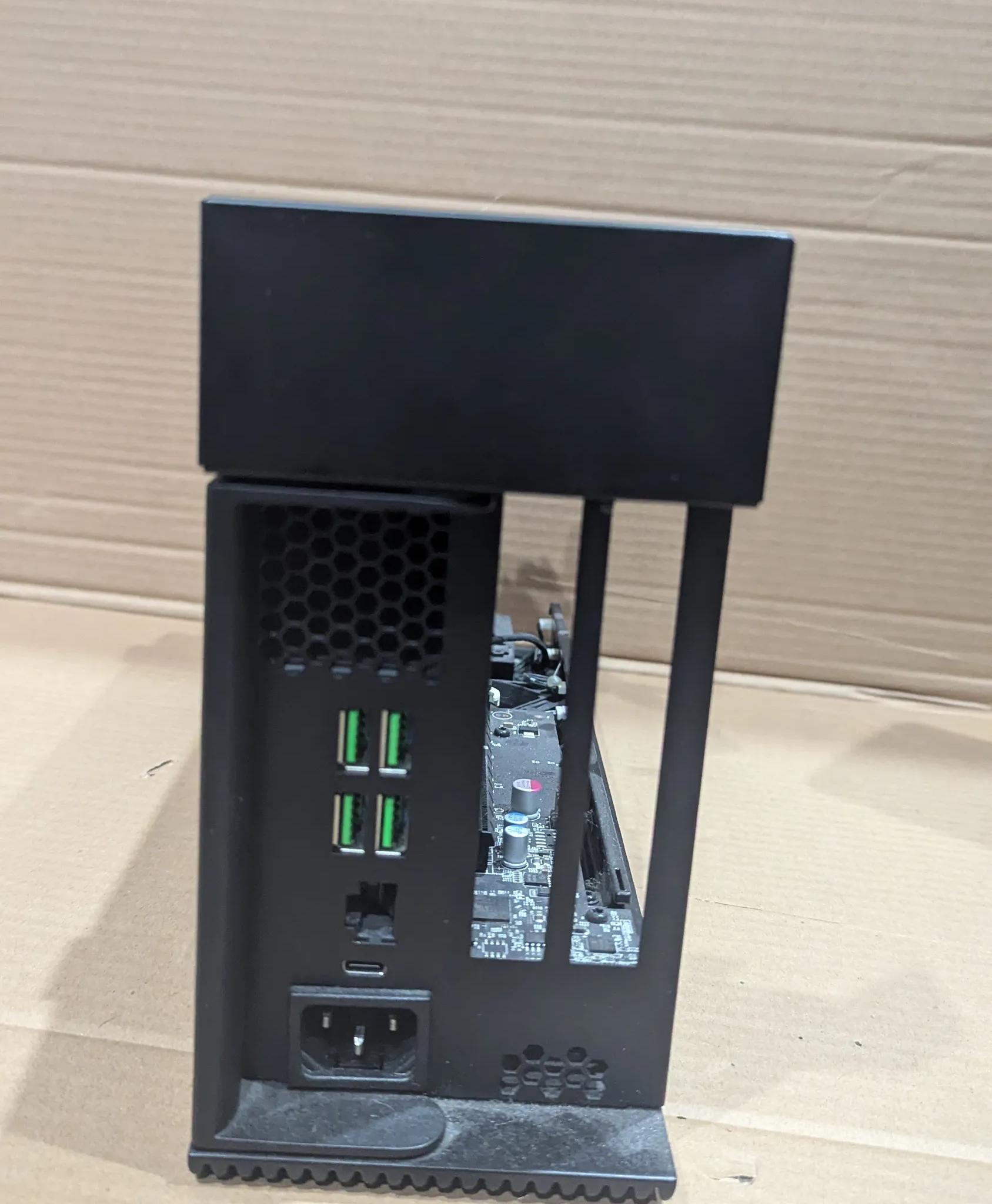 Razer Core eGPU chassis thunderbolt 3