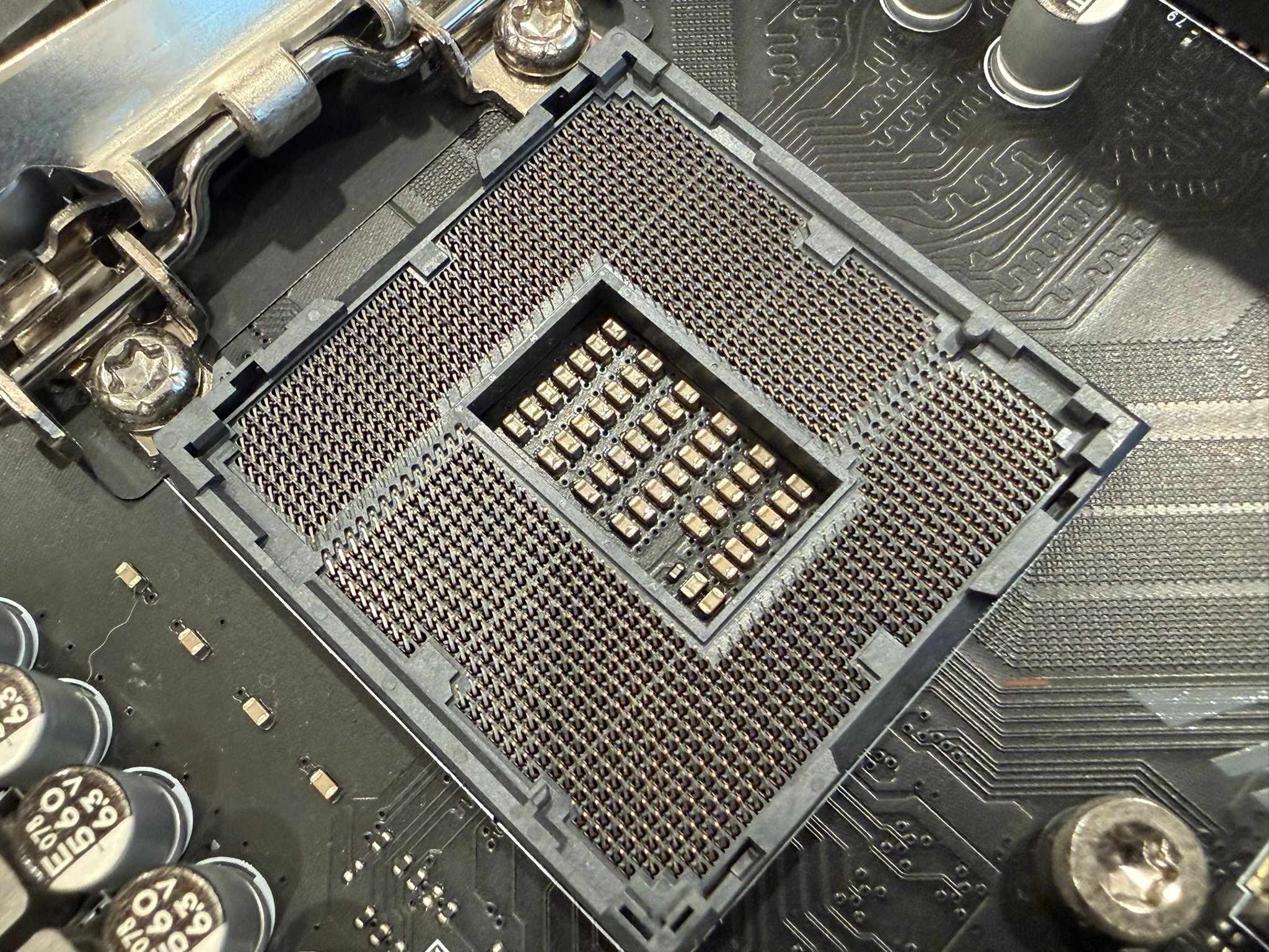Intel Core i7 10700K CPU + MSI Z490-A Pro Motherboard + 16 GB Crucial Ballistix DDR4 RAM
