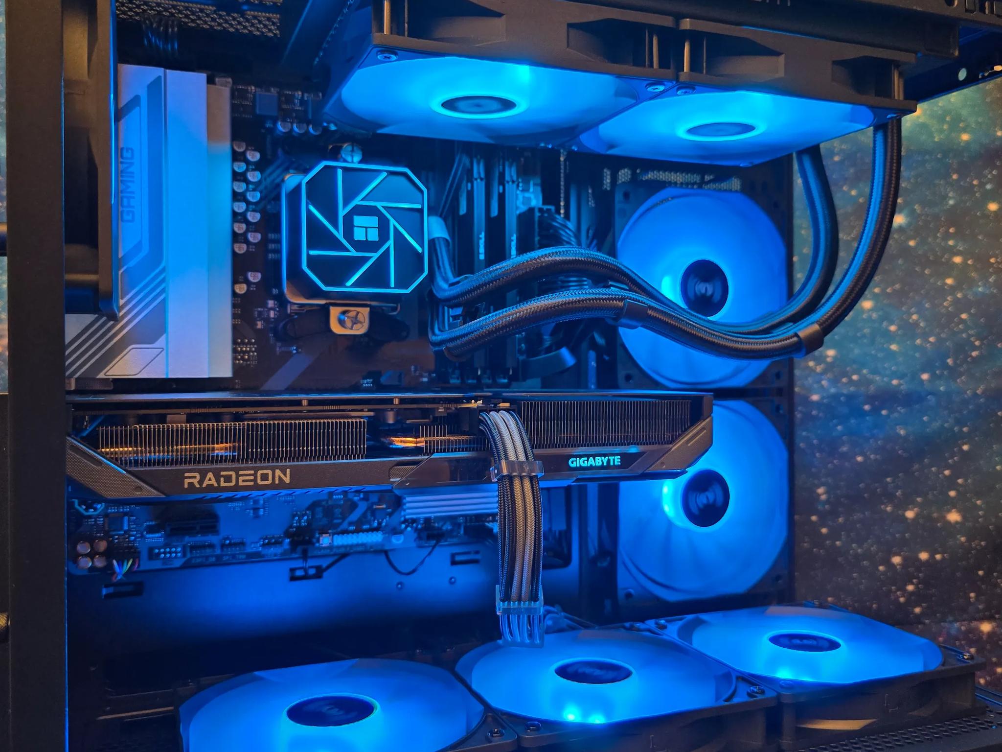 🚀 1440P ALL NEW CUSTOM AM5 PC | RX 9060XT 16GB | RYZEN 5 7600 | 1TB SSD | 32GB DDR5 6000MHZ CL32 🚀