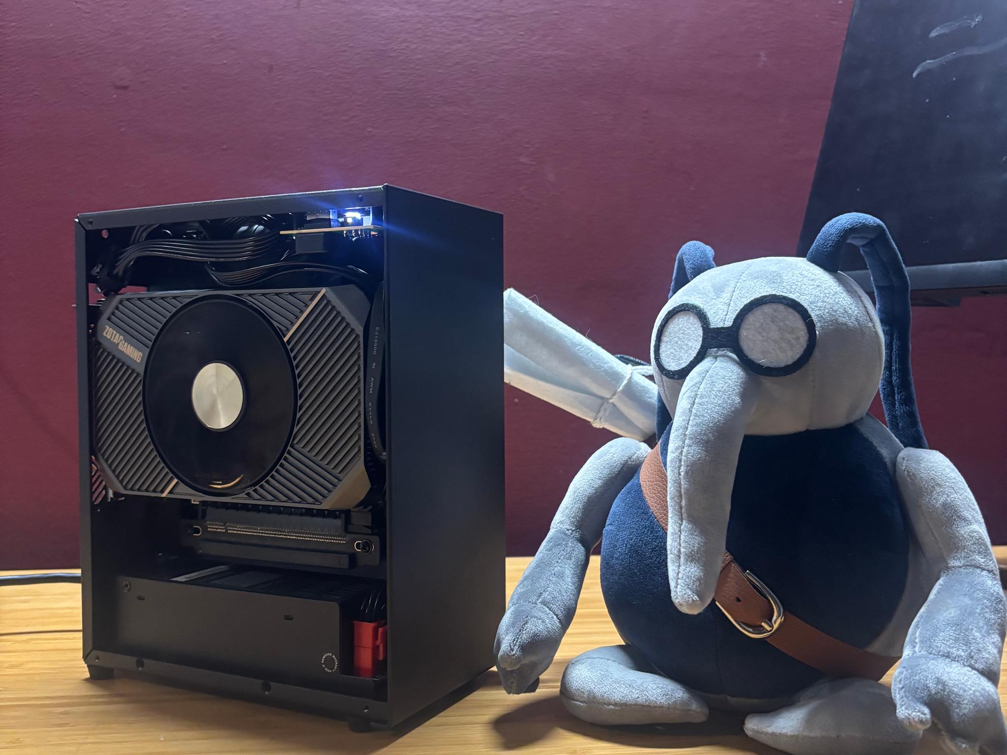 SFF GAMING PC RYZEN 7 7800X3D RTX 5060, 16GB RAM, 1TB NVMe SSD