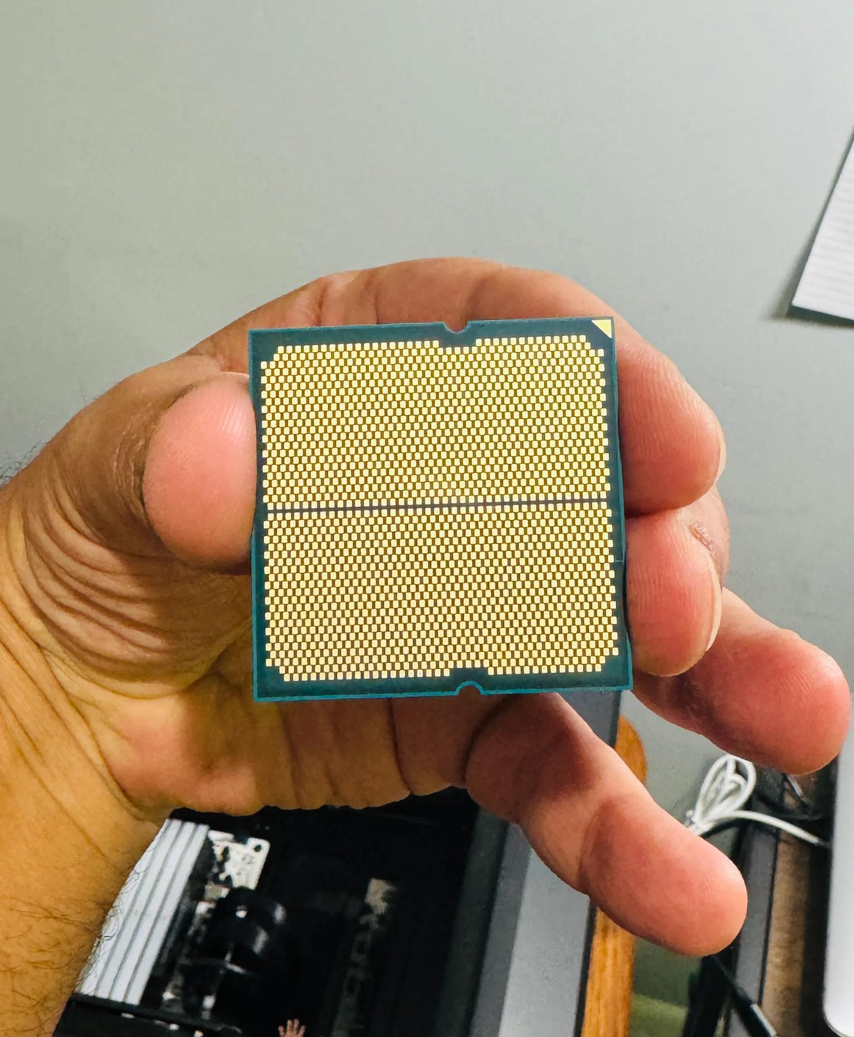 Ryzen 5 9600X AM5 CPU-Like New/Used only for 6 weeks - Includes Box/Orig. Packaging - Ships Fast