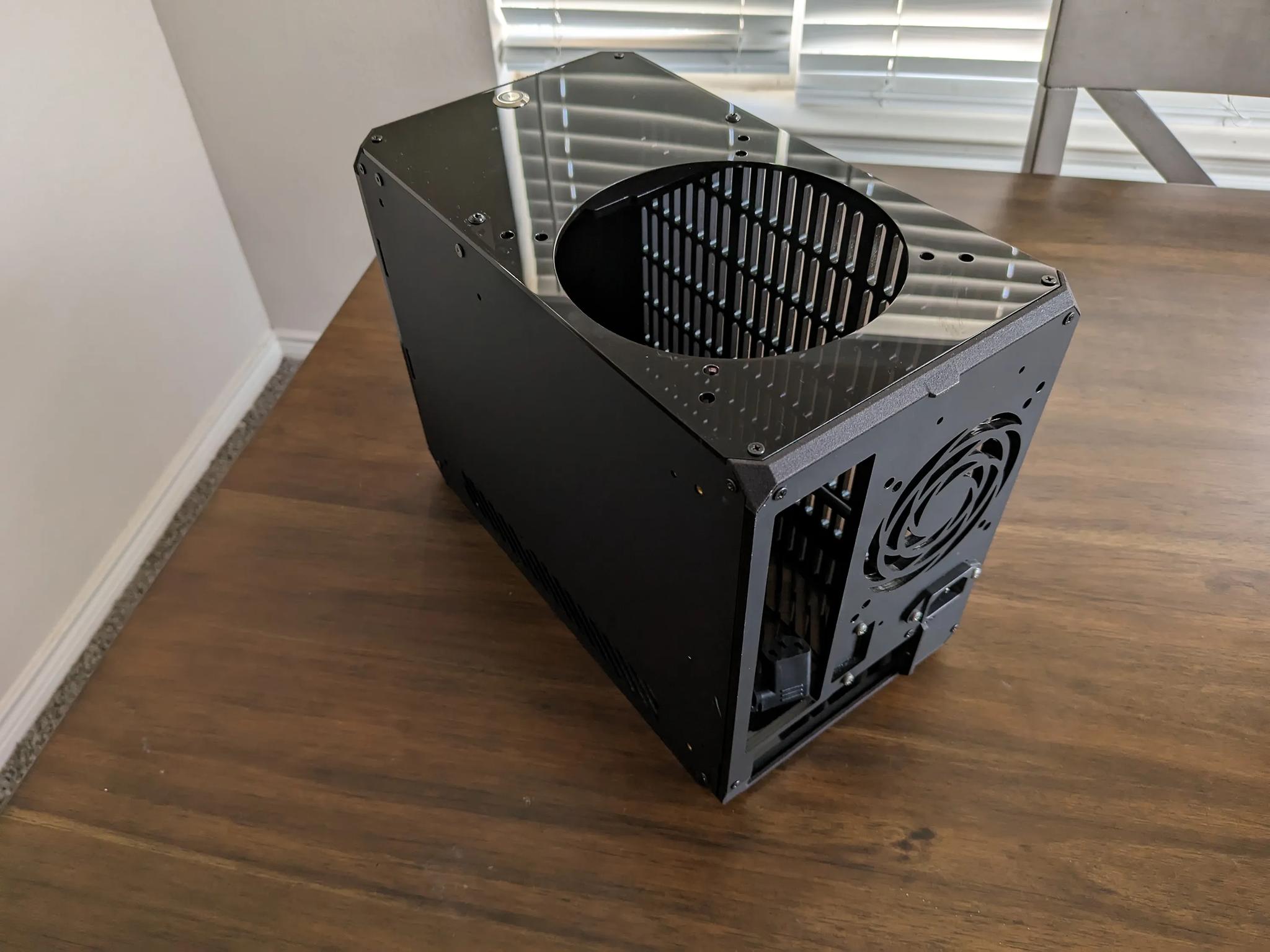 Lz7 XTD Mini-ITX Case