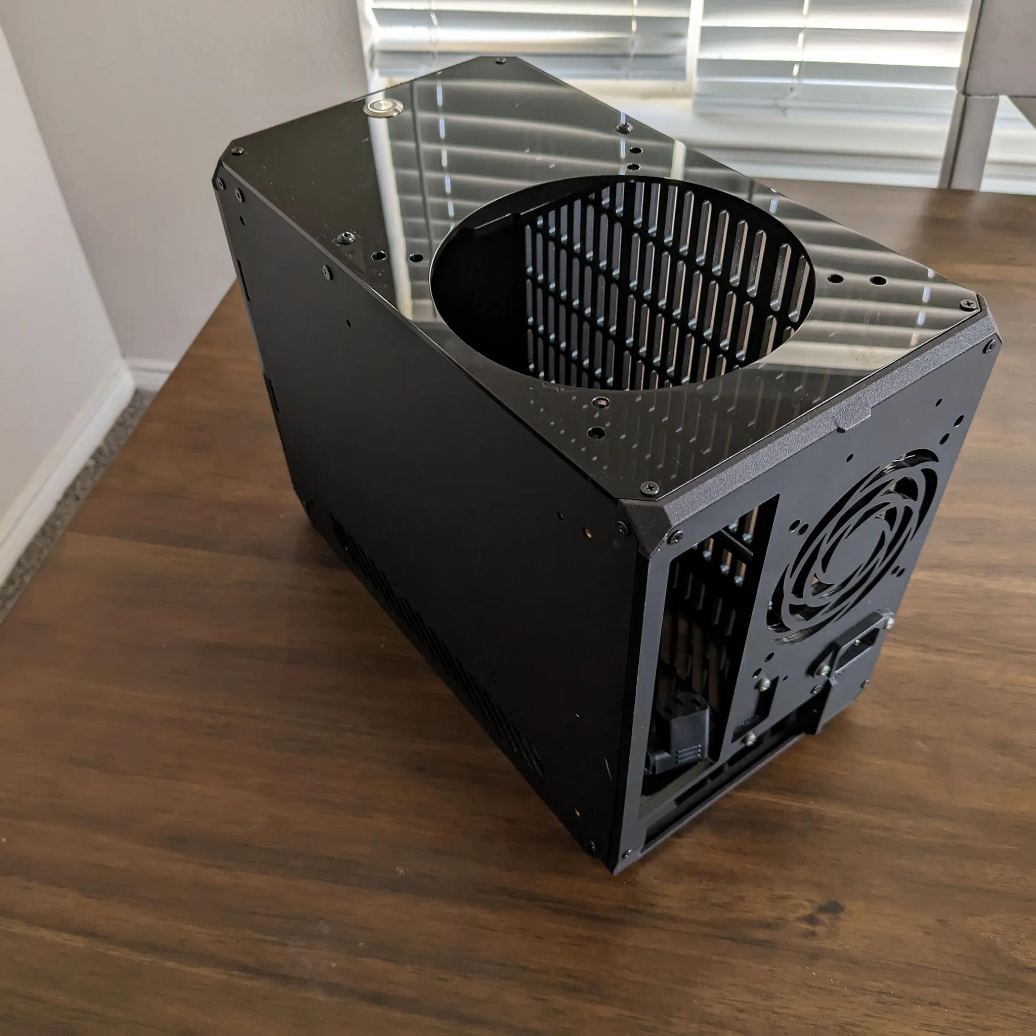 Lz7 XTD Mini-ITX Case