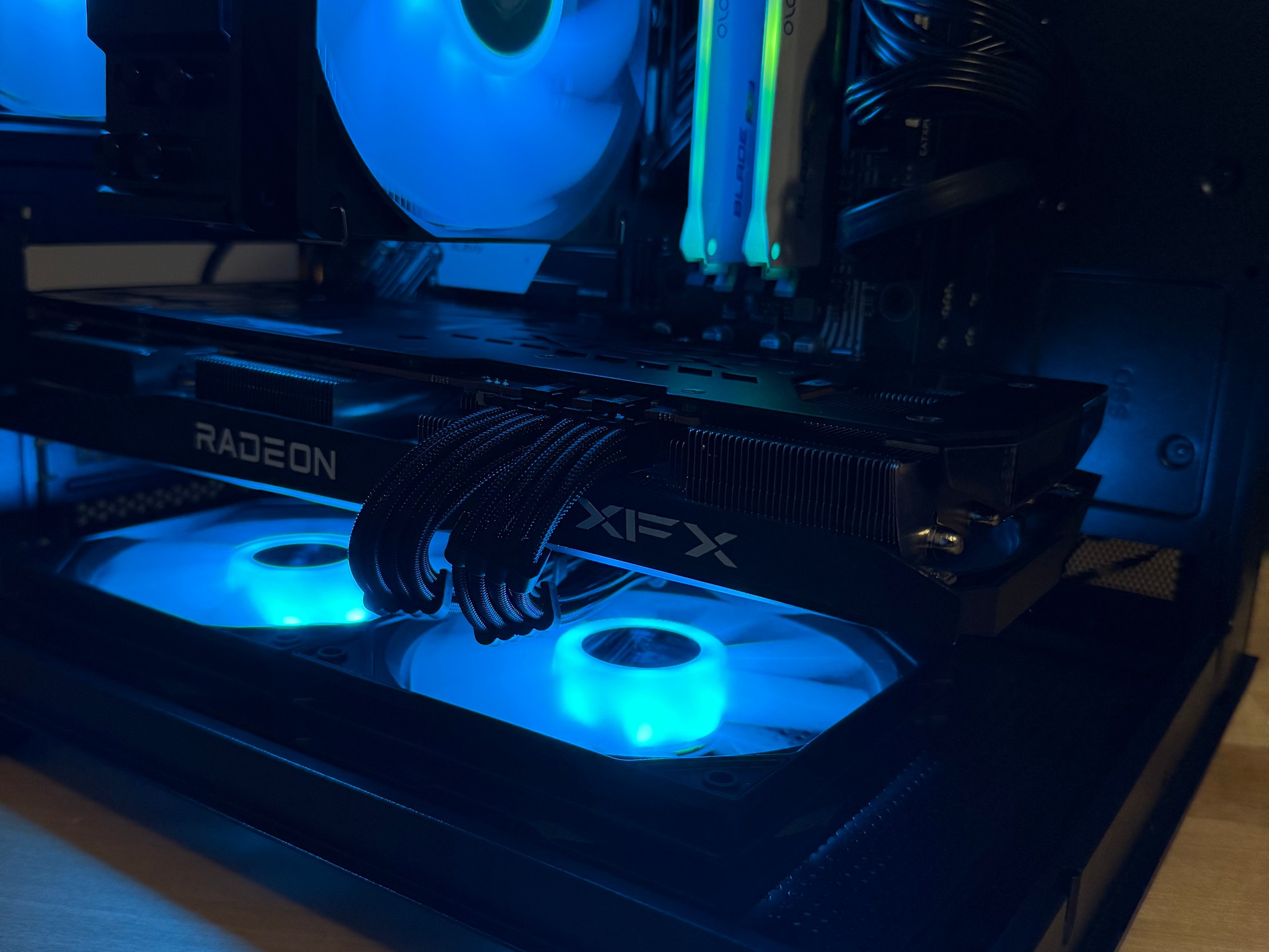 Radeon RX 6700 | Ryzen 5 5500 | 16GB D4 | RGB