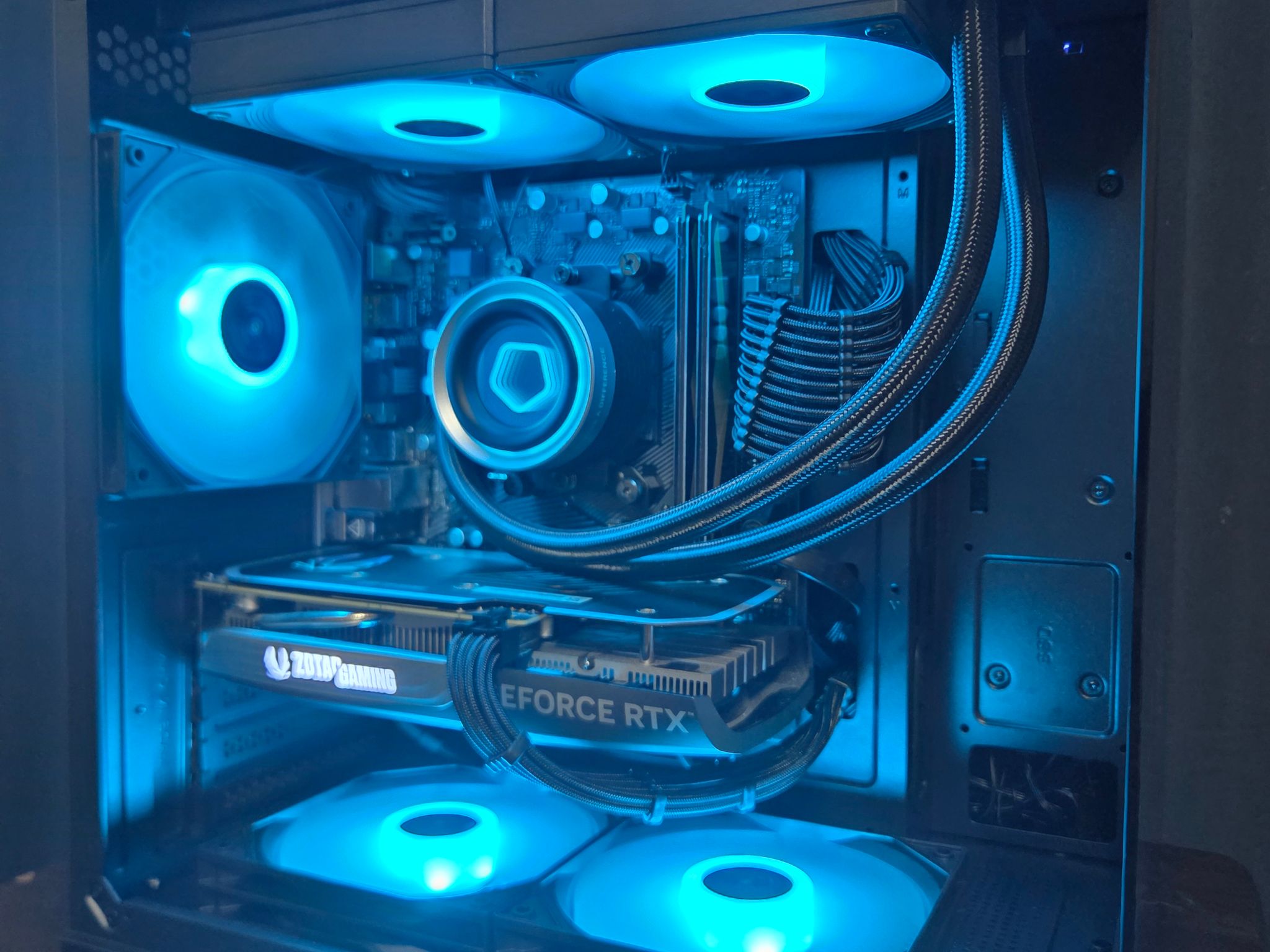 GeForce RTX 4060 Custom Gaming PC - Ryzen 5 5600, 16GB RAM
