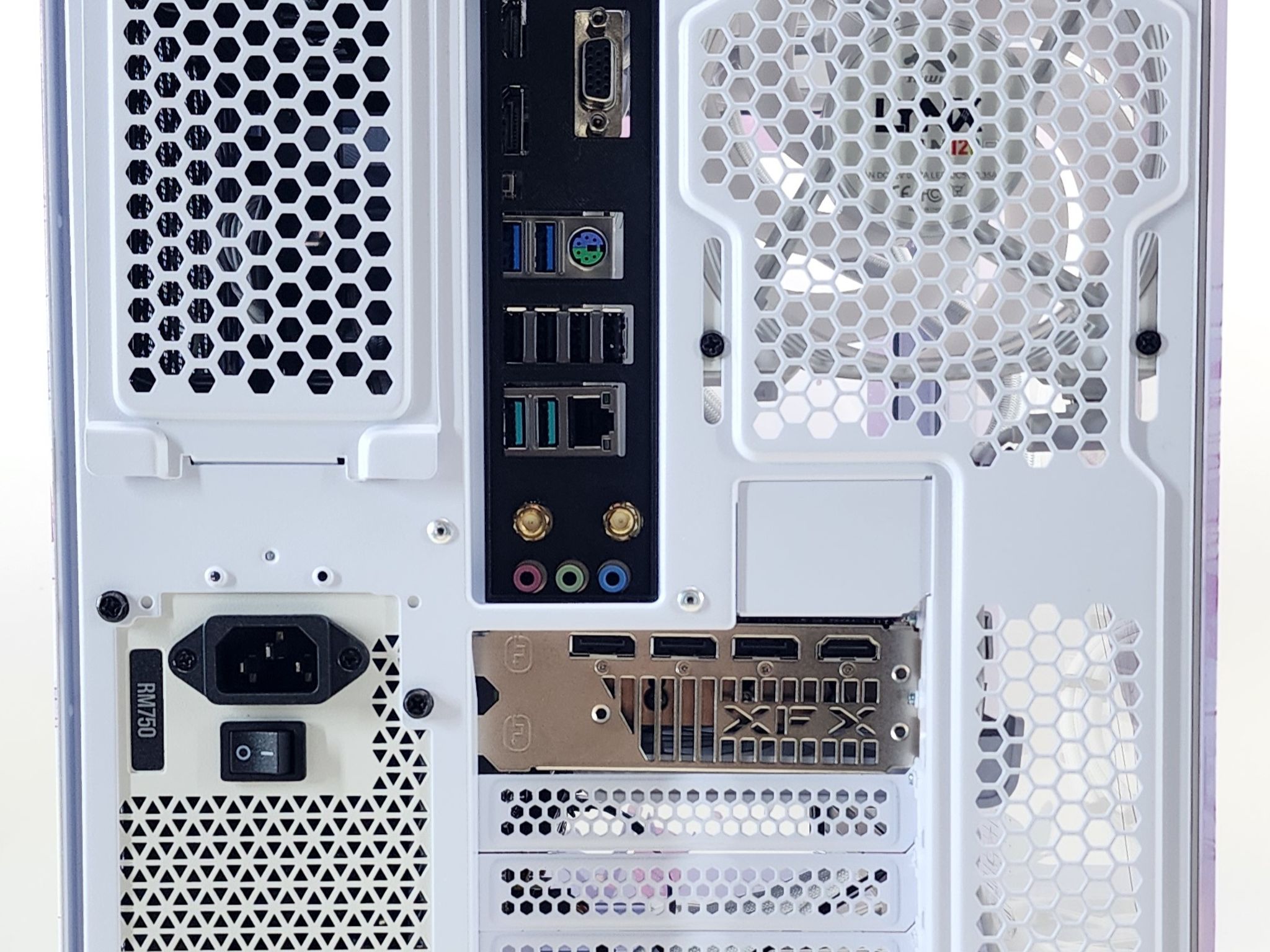 Gaming PC Ryzen 7 7700 16GB RAM 1TB SSD RX 7800 XT 16GB Windows 11 PINK Computer