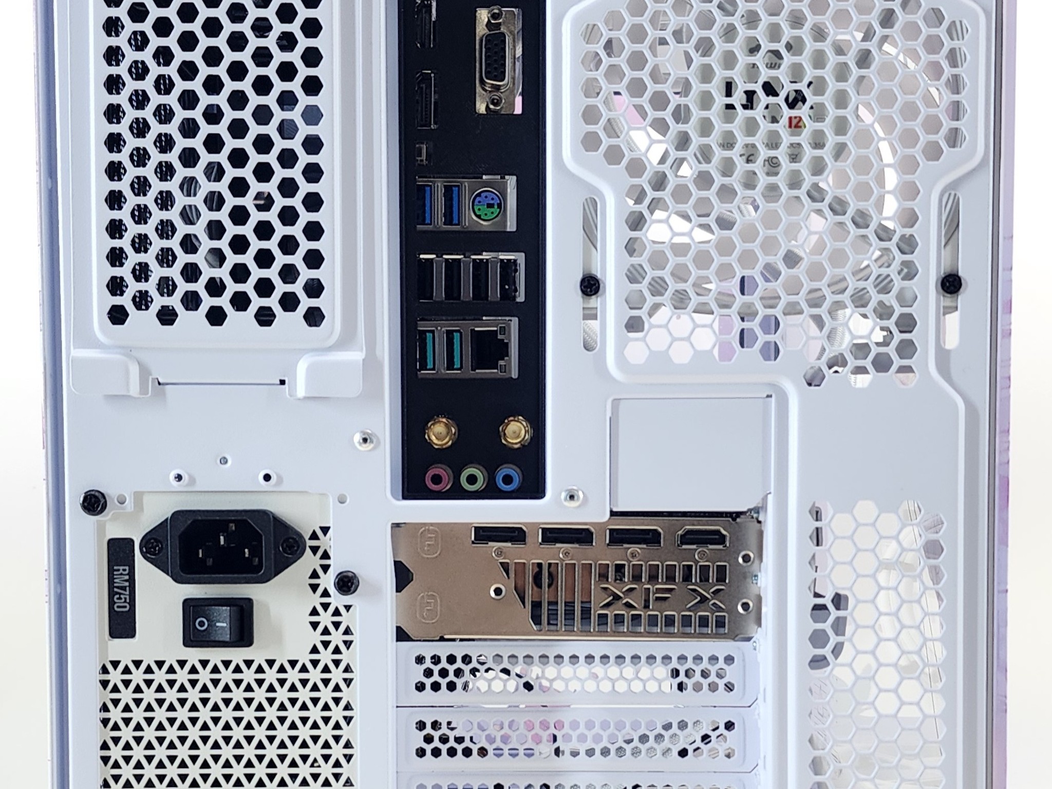 Gaming PC Ryzen 7 7700 16GB RAM 1TB SSD RX 7800 XT 16GB Windows 11 PINK Computer