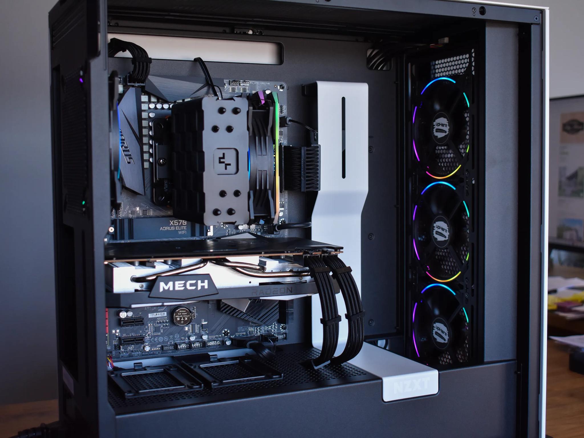 Ryzen 5 5600x / RX 6700XT Mid Range Gaming PC
