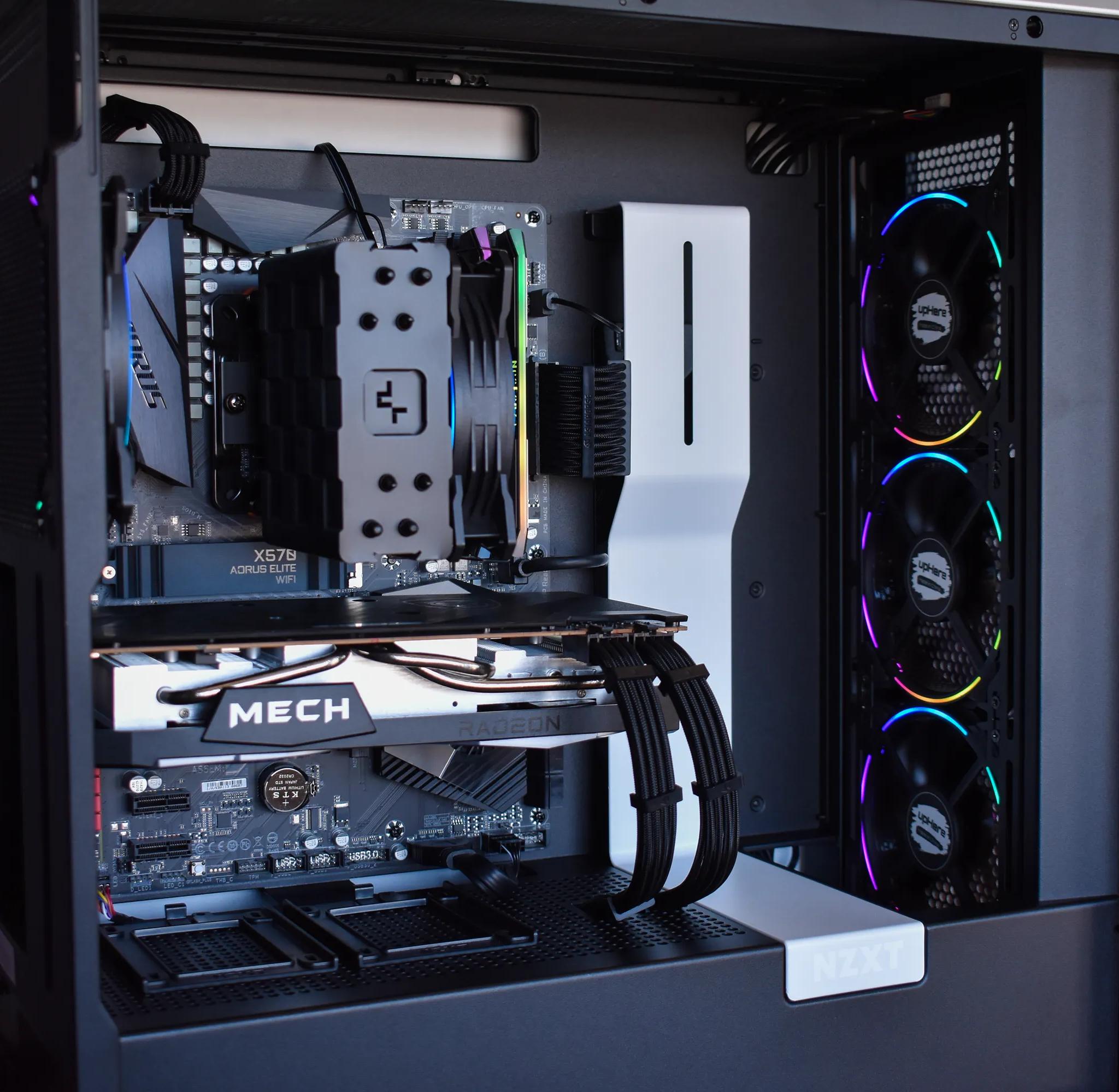 Ryzen 5 5600x / RX 6700XT Mid Range Gaming PC