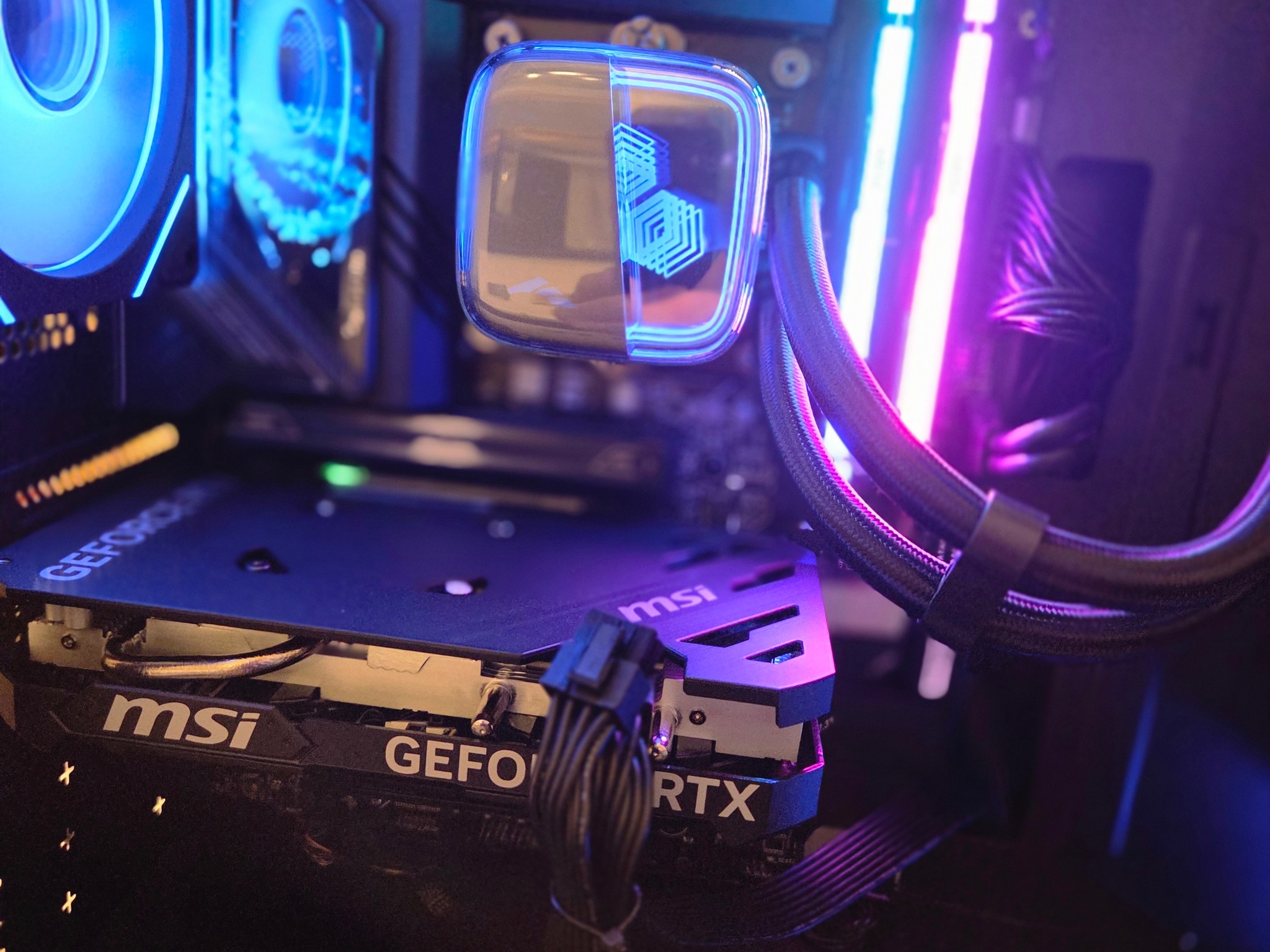 ASUS ROG STRIX Z890-H, Intel Core Ultra 5 250KF, MSI RTX 4060 8GB, 16GB 6000 CL30 RAM