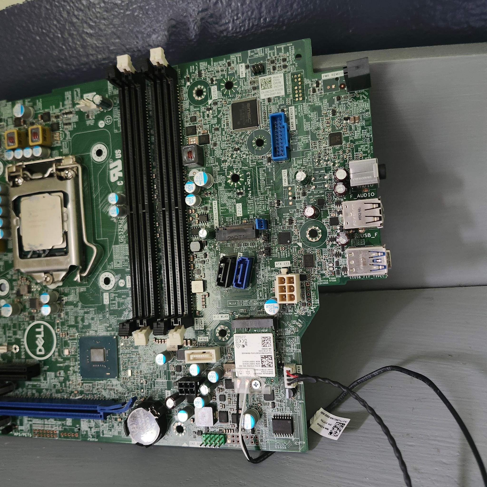 Q370 chipset with an i5 8500